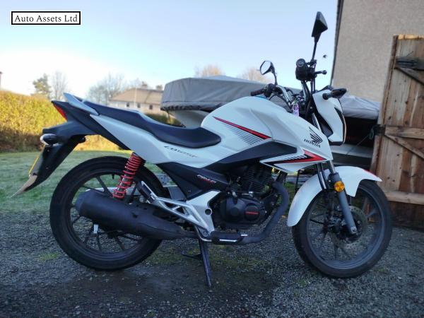 Honda CB125F 125 Naked Petrol Manual Euro 4 (11 ps)