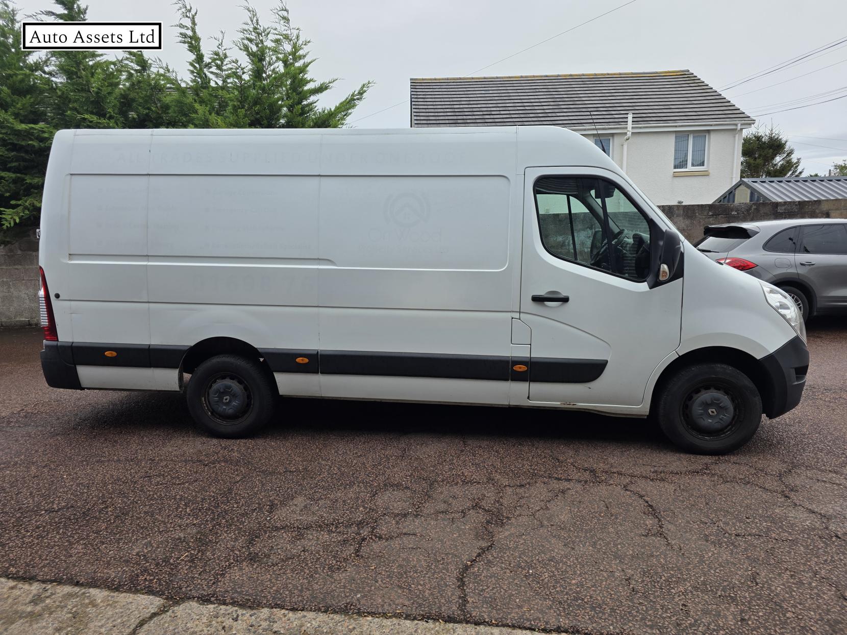 Renault Master 2.3 dCi 35 eco2 Panel Van 5dr Diesel Manual RWD LWB Medium Roof Euro 5 (125 ps)