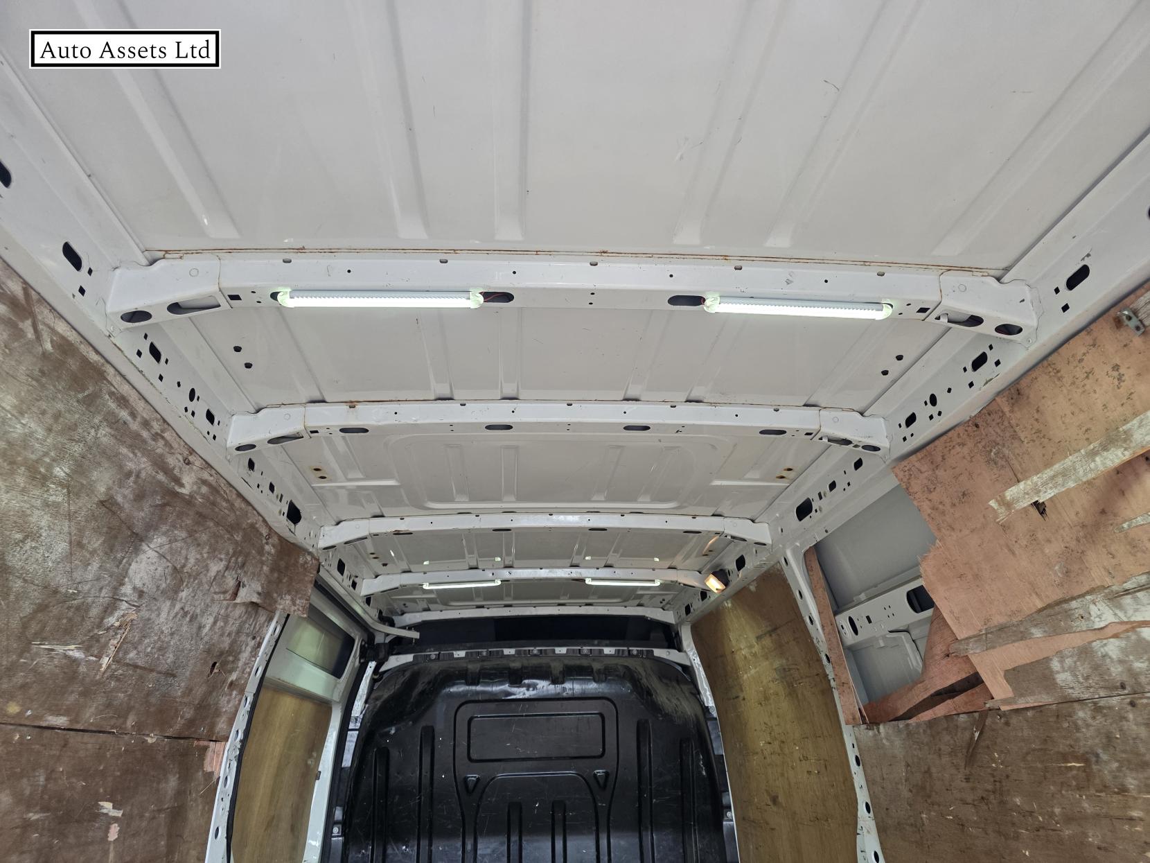 Renault Master 2.3 dCi 35 eco2 Panel Van 5dr Diesel Manual RWD LWB Medium Roof Euro 5 (125 ps)