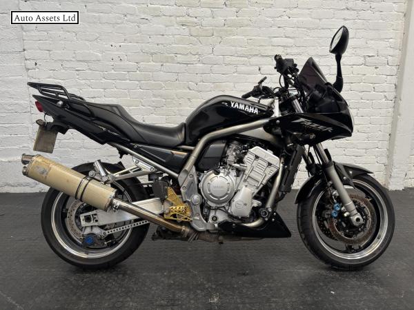 Yamaha FZS1000 1000 Fazer Petrol Manual (143 bhp)