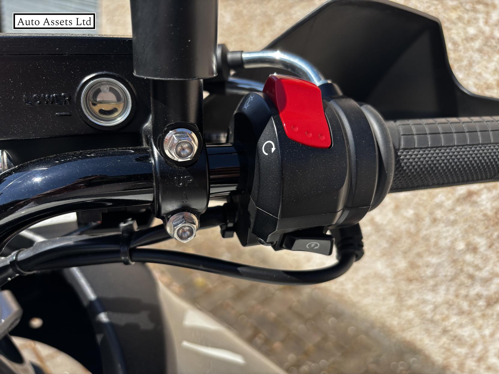 Suzuki V-Strom 650 650 Adventure Petrol Manual (66 ps)