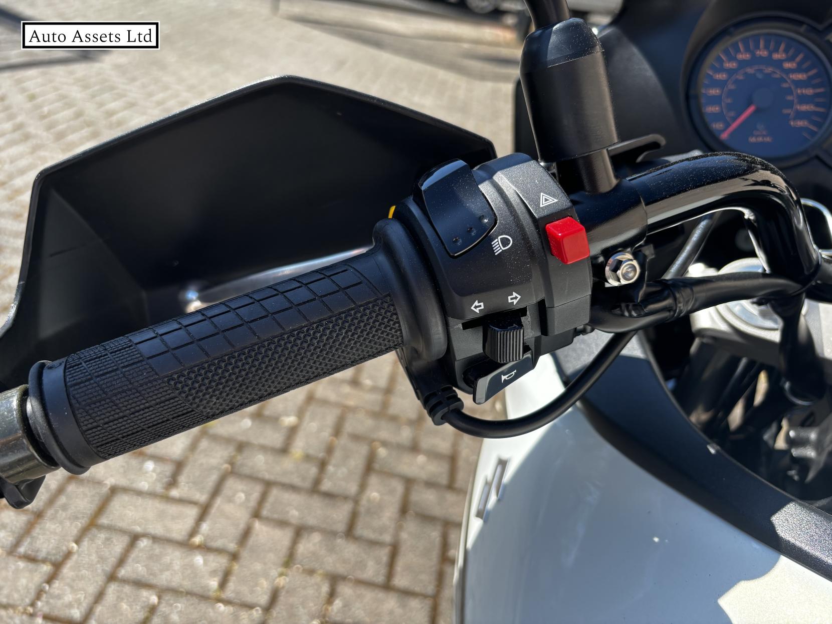 Suzuki V-Strom 650 650 Adventure Petrol Manual (66 ps)