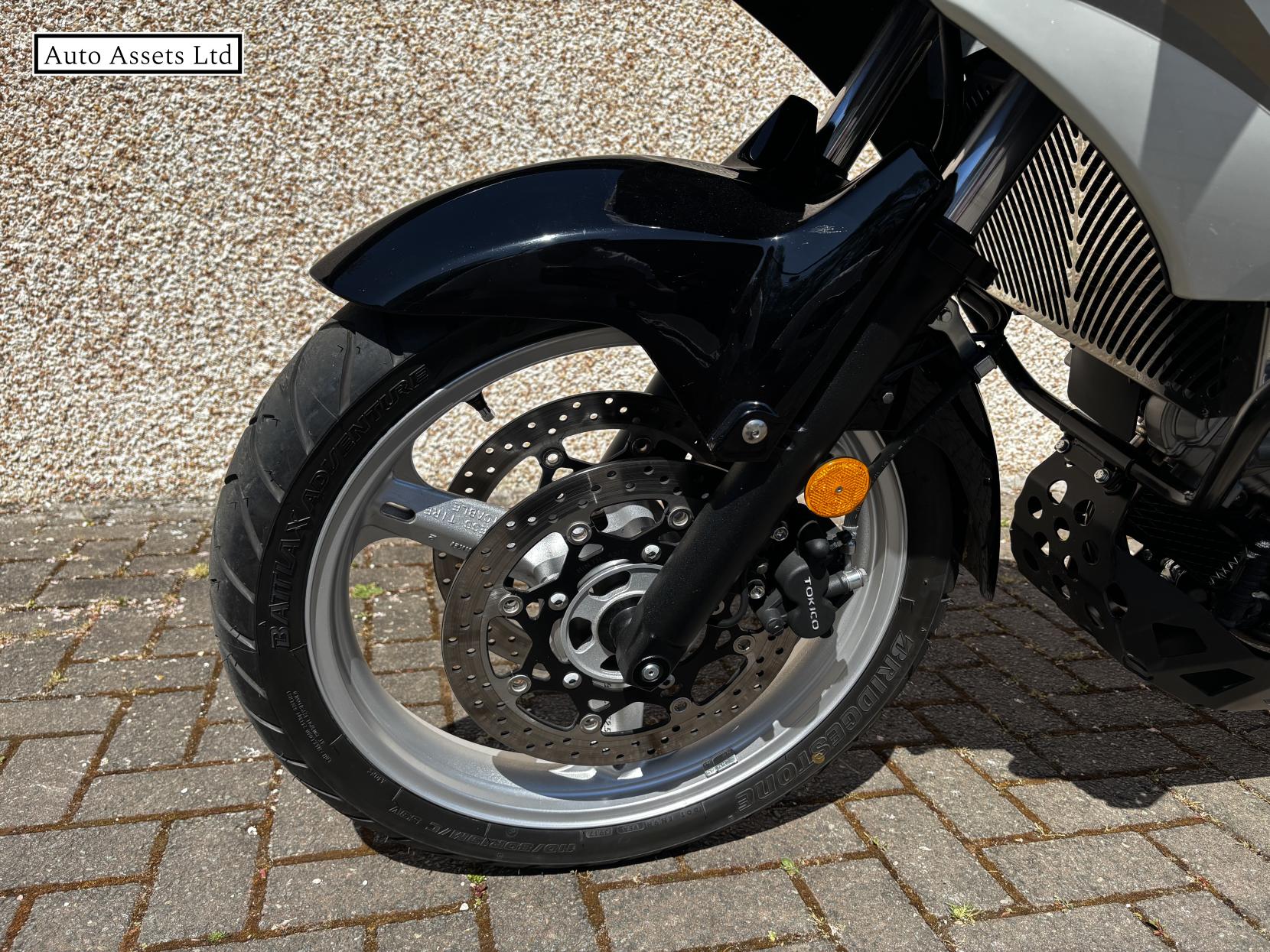 Suzuki V-Strom 650 650 Adventure Petrol Manual (66 ps)