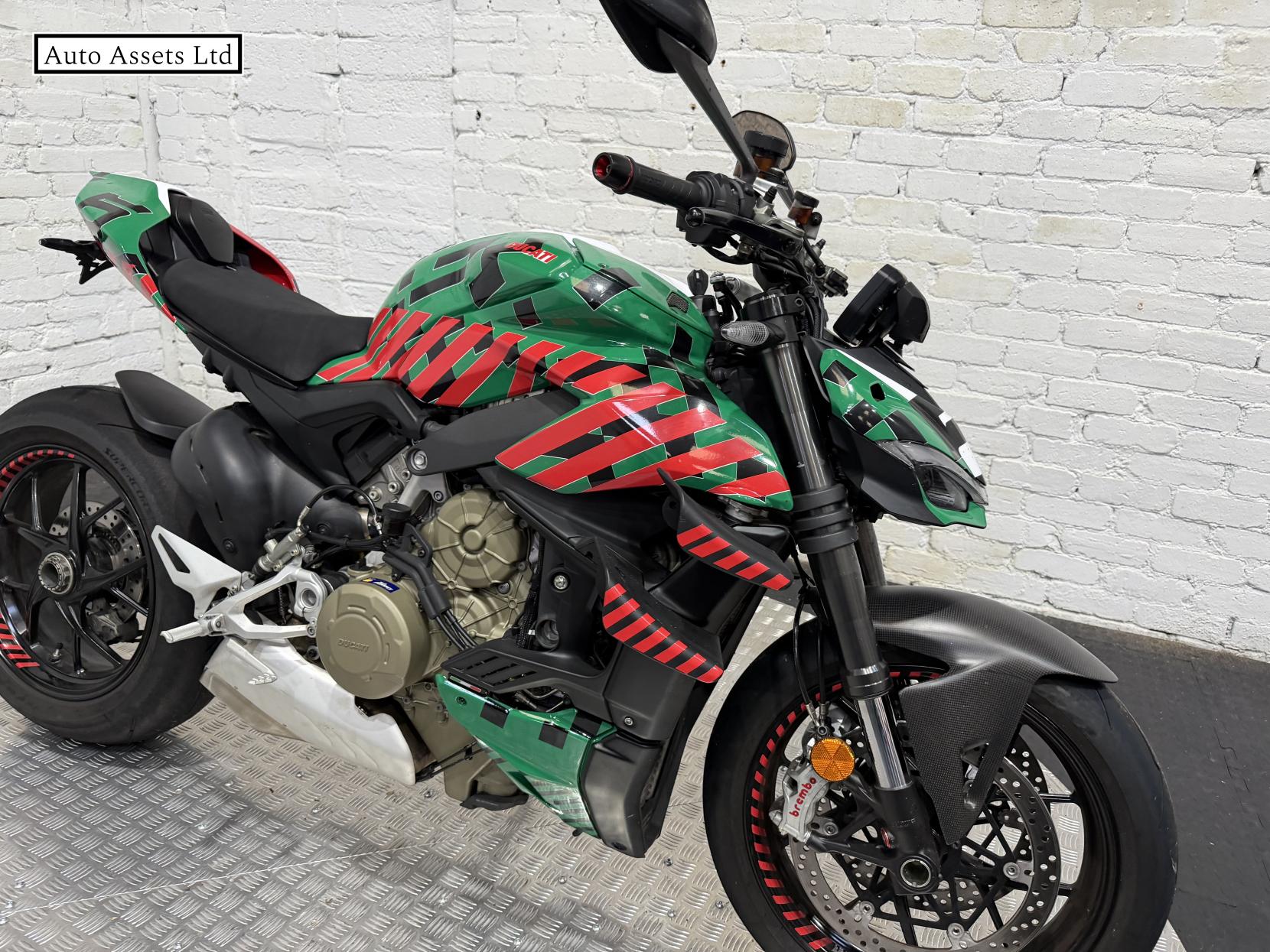 Ducati Streetfighter V4 1103 Naked Petrol Manual Euro 4 (208 ps)