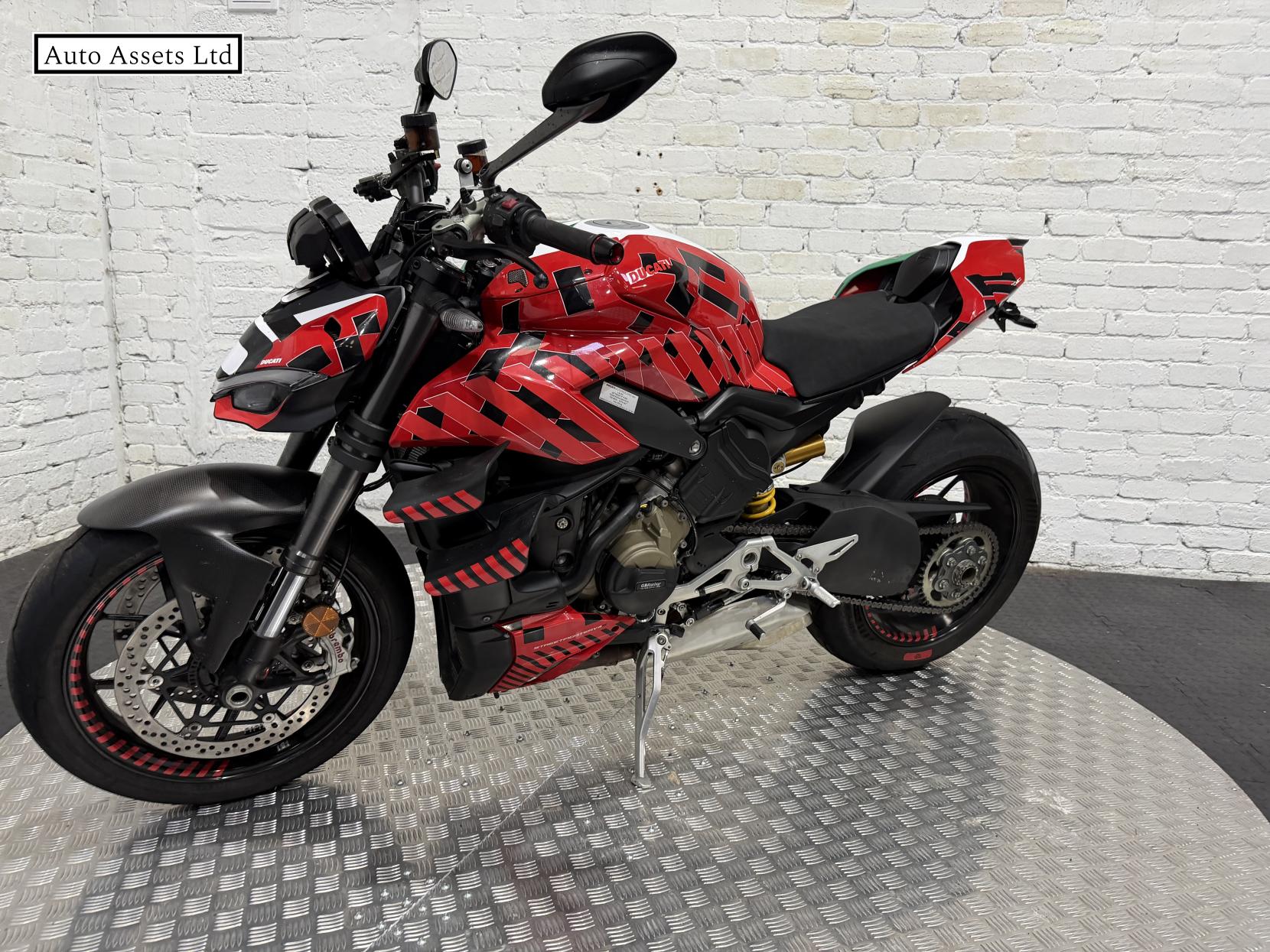 Ducati Streetfighter V4 1103 Naked Petrol Manual Euro 4 (208 ps)