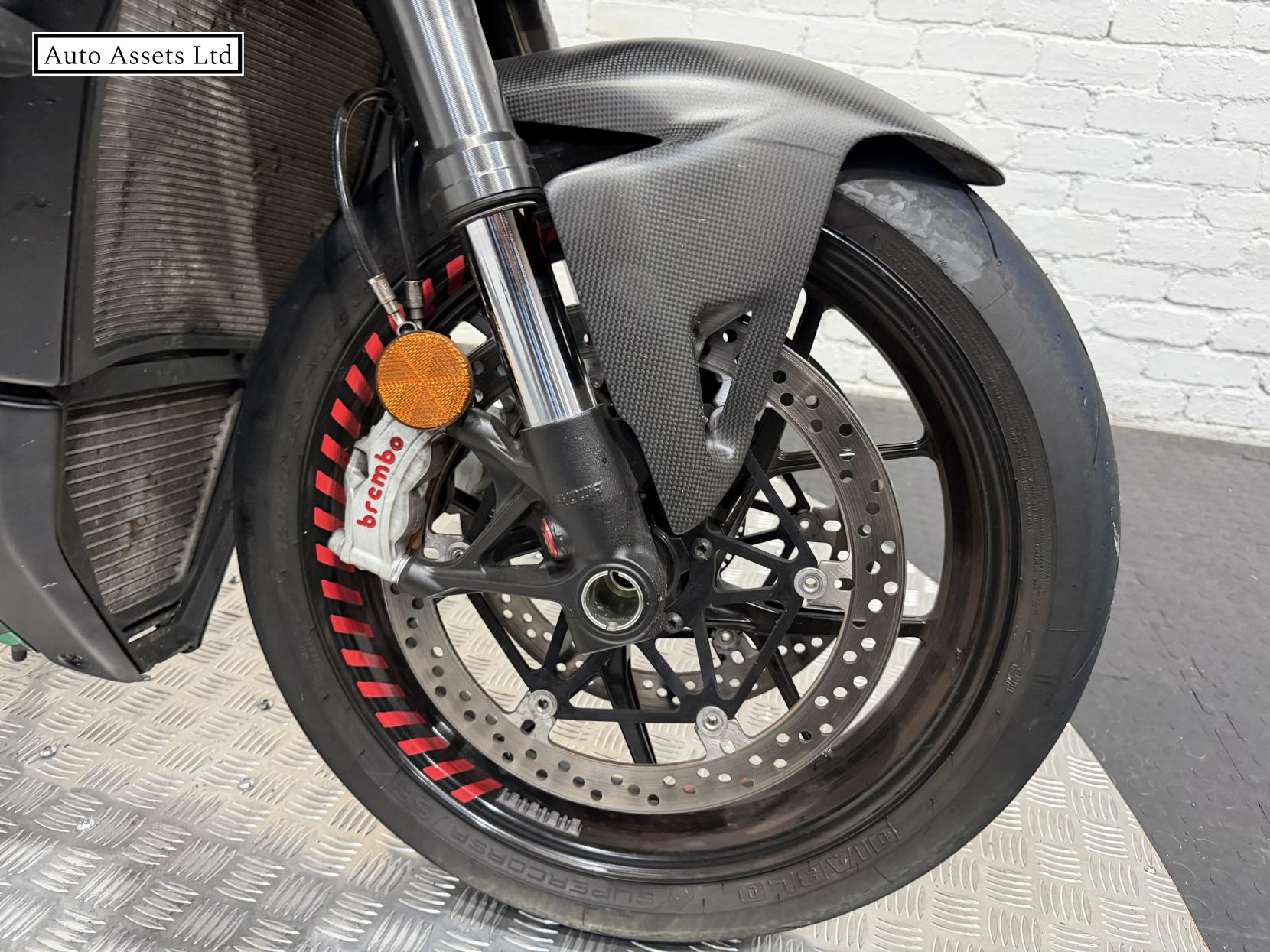 Ducati Streetfighter V4 1103 Naked Petrol Manual Euro 4 (208 ps)