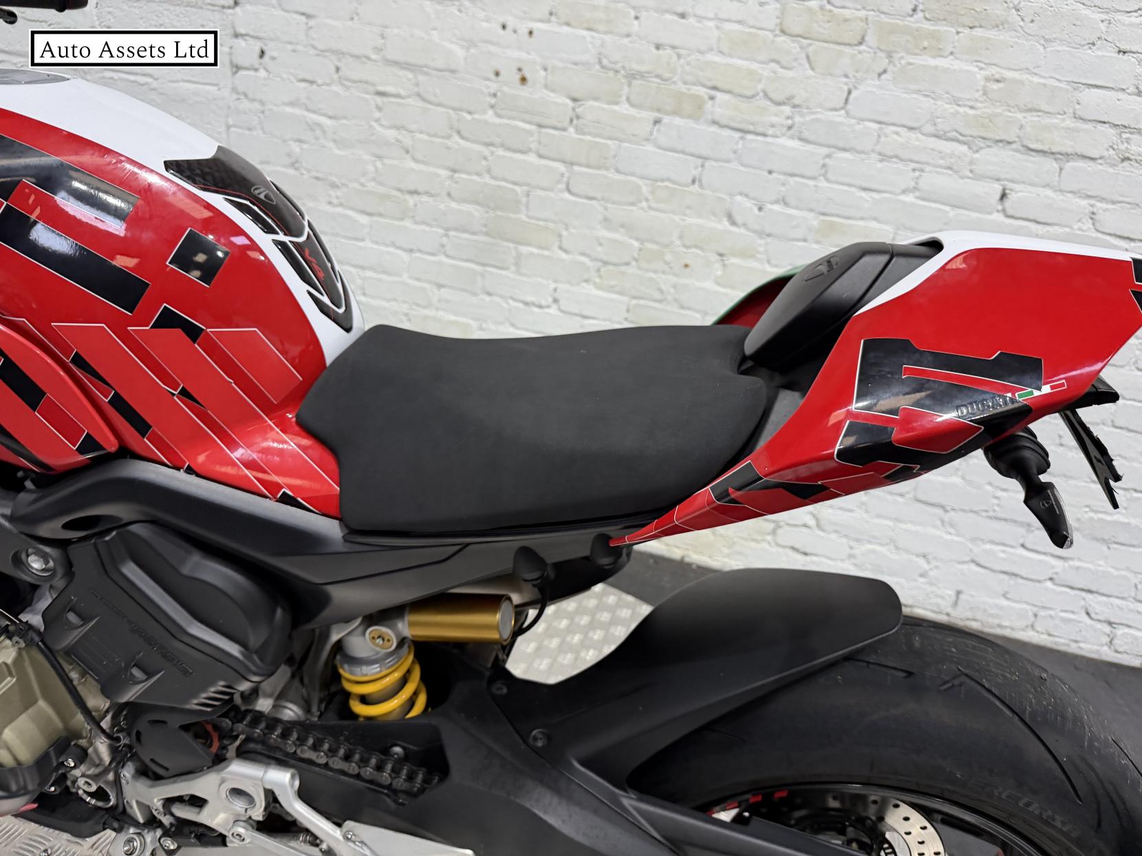 Ducati Streetfighter V4 1103 Naked Petrol Manual Euro 4 (208 ps)