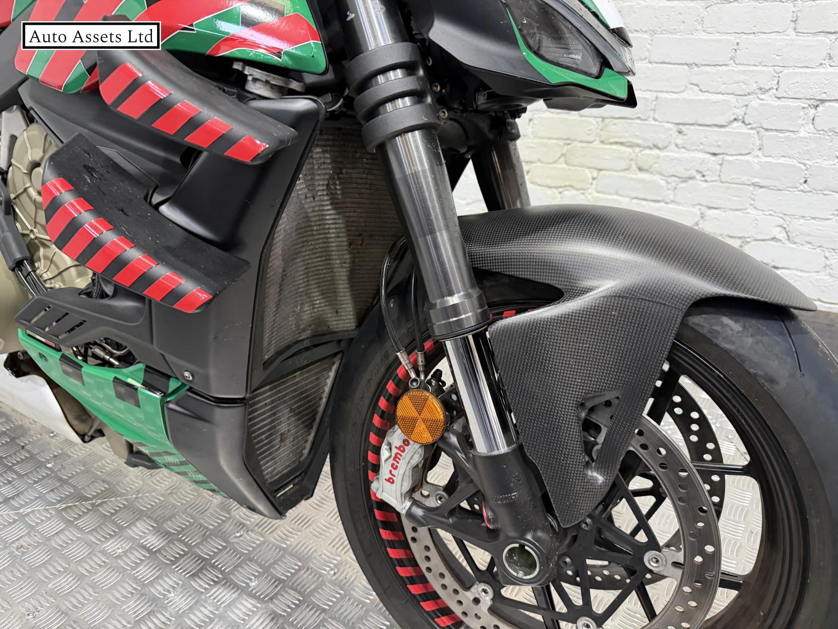 Ducati Streetfighter V4 1103 Naked Petrol Manual Euro 4 (208 ps)