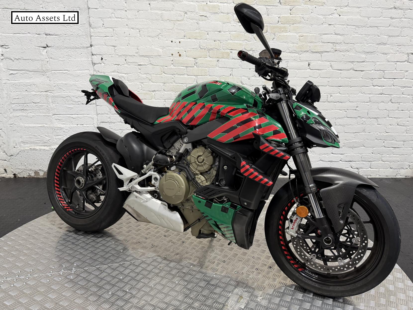 Ducati Streetfighter V4 1103 Naked Petrol Manual Euro 4 (208 ps)