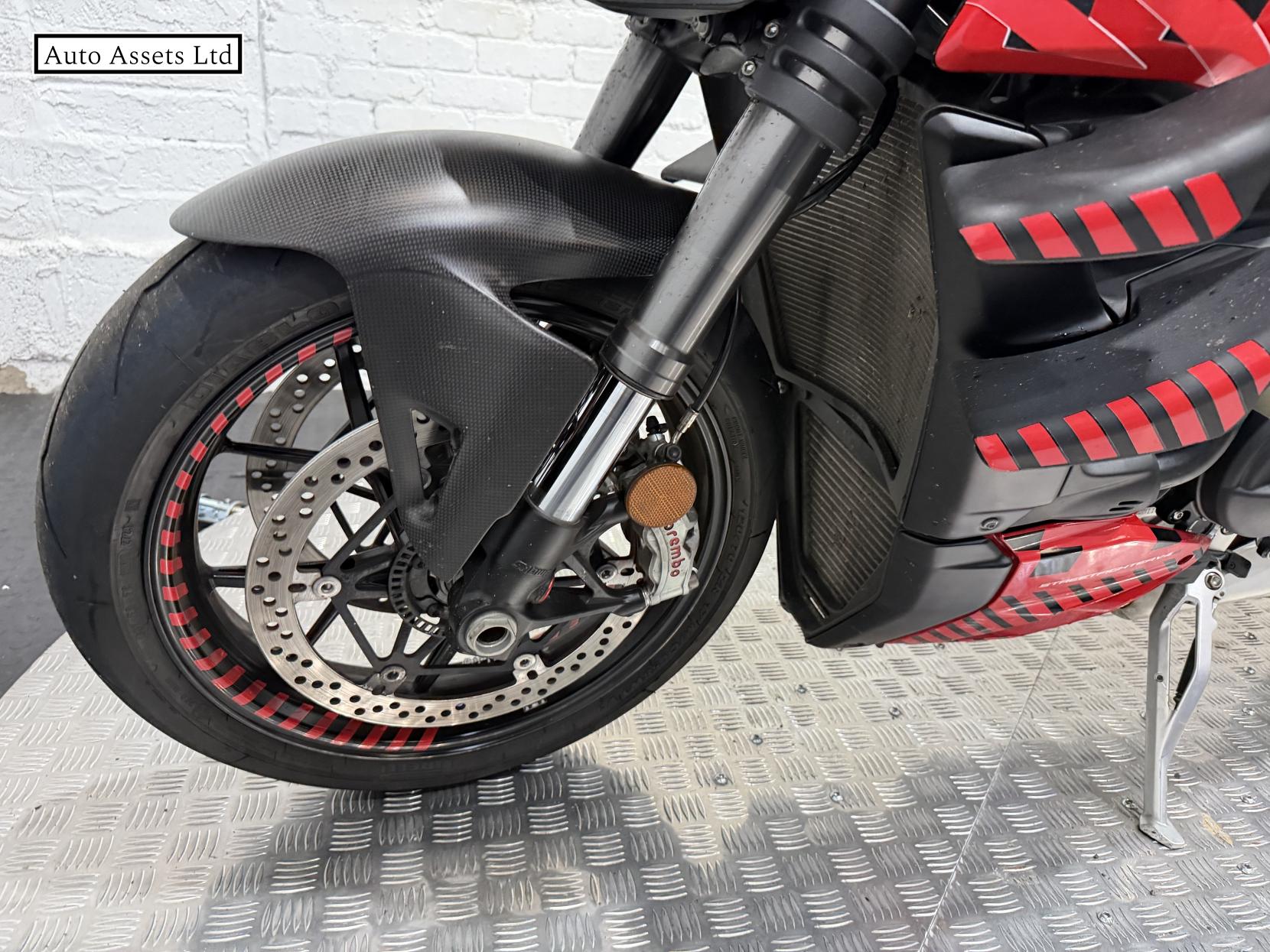 Ducati Streetfighter V4 1103 Naked Petrol Manual Euro 4 (208 ps)