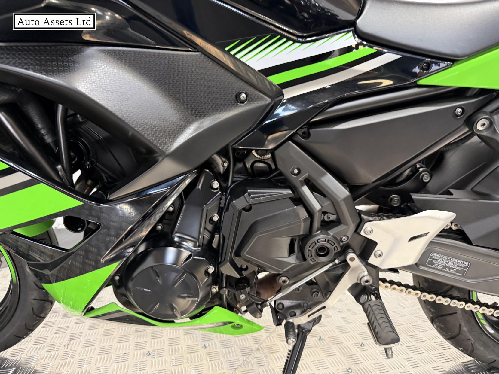 Kawasaki Ninja 650 650 Super Sports Petrol Manual Euro 4 (68 ps)