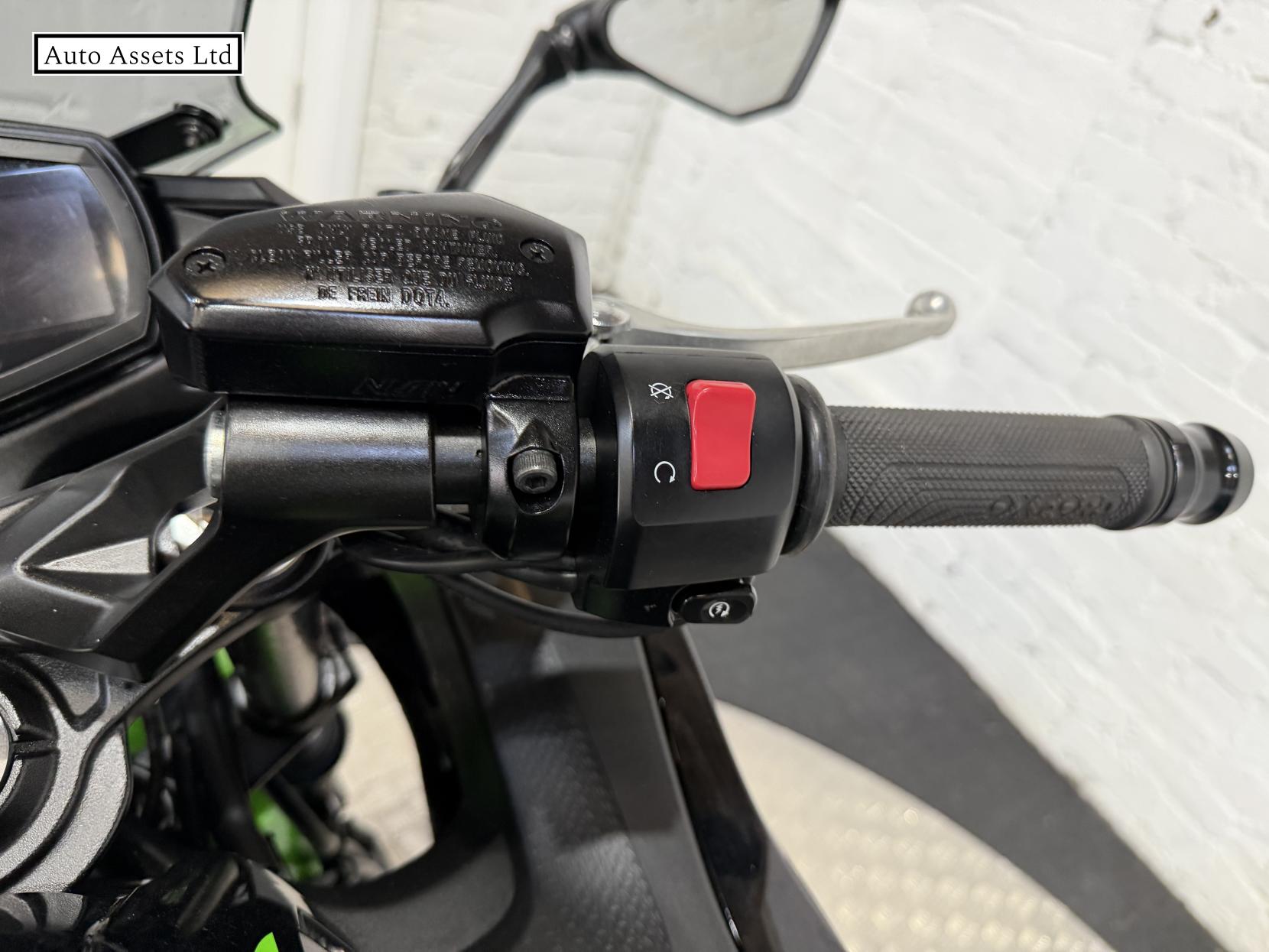 Kawasaki Ninja 650 650 Super Sports Petrol Manual Euro 4 (68 ps)