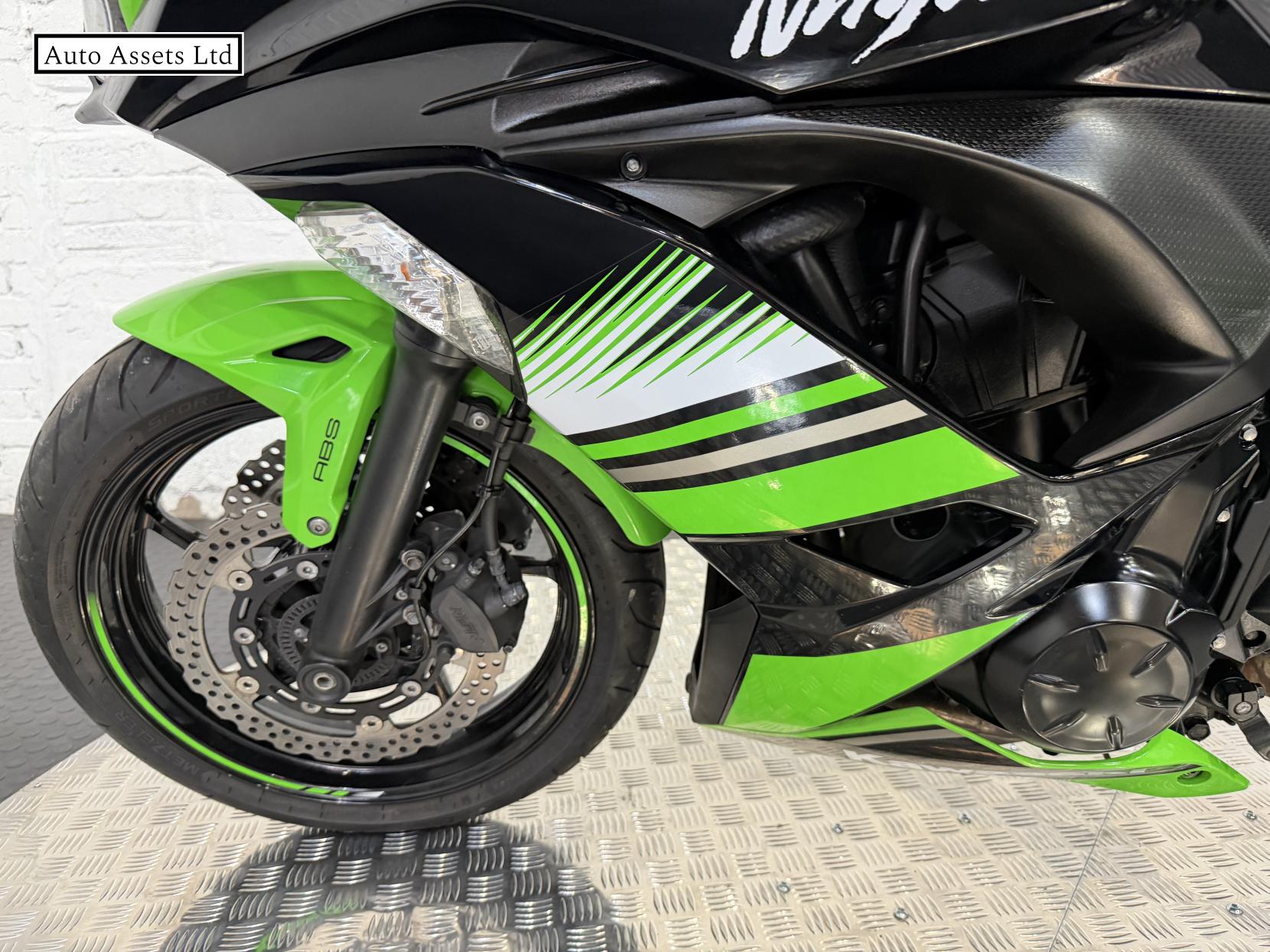 Kawasaki Ninja 650 650 Super Sports Petrol Manual Euro 4 (68 ps)