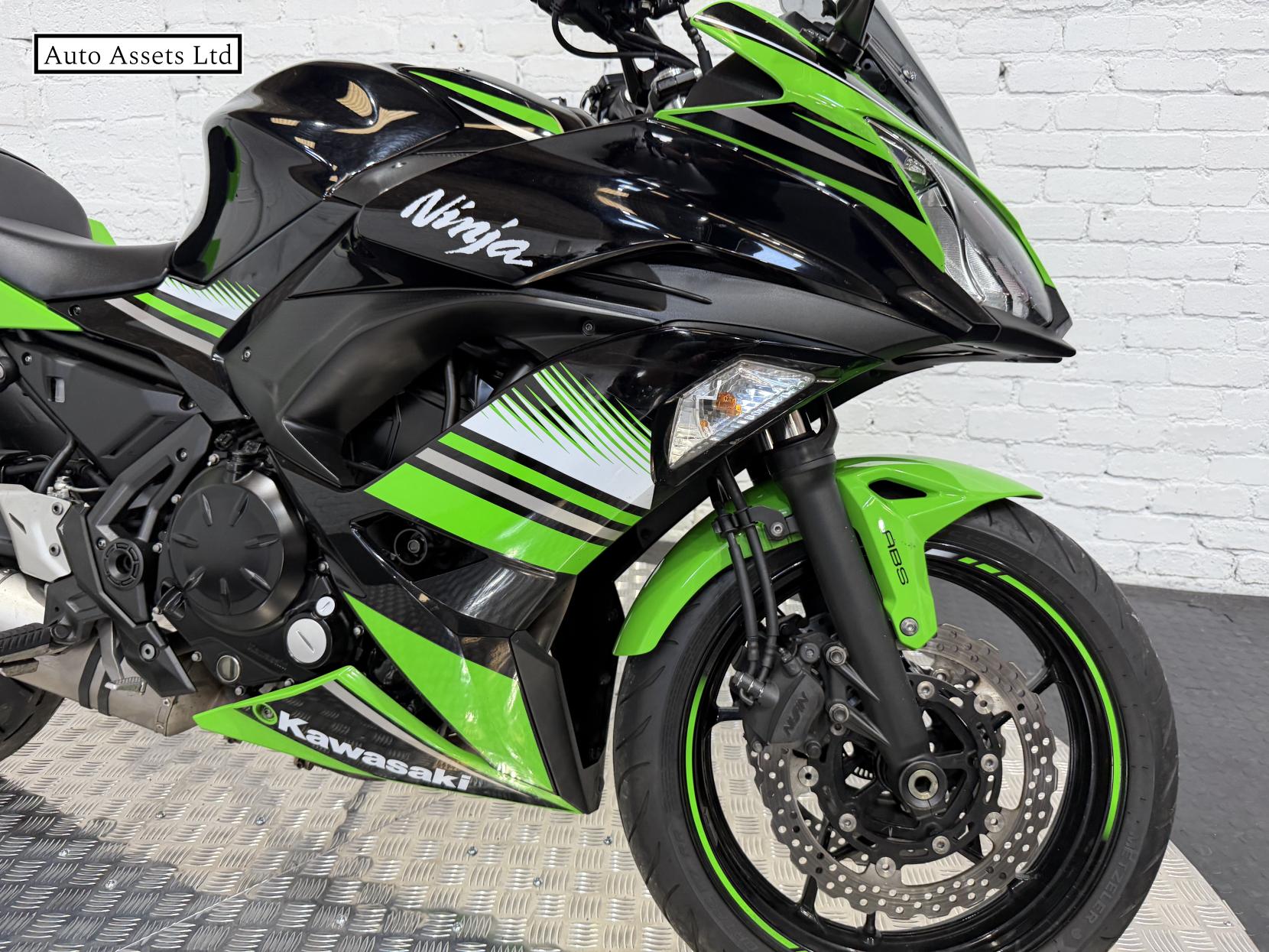 Kawasaki Ninja 650 650 Super Sports Petrol Manual Euro 4 (68 ps)