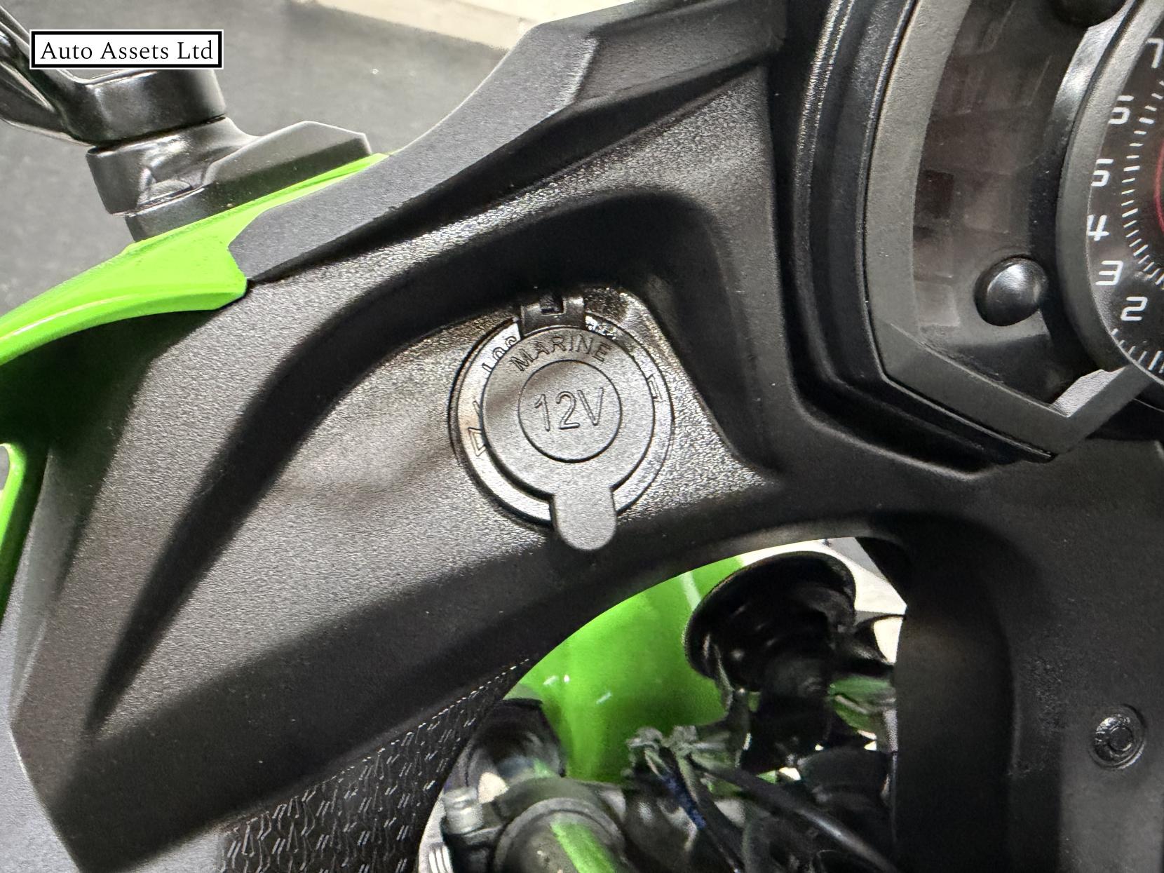 Kawasaki Ninja 650 650 Super Sports Petrol Manual Euro 4 (68 ps)