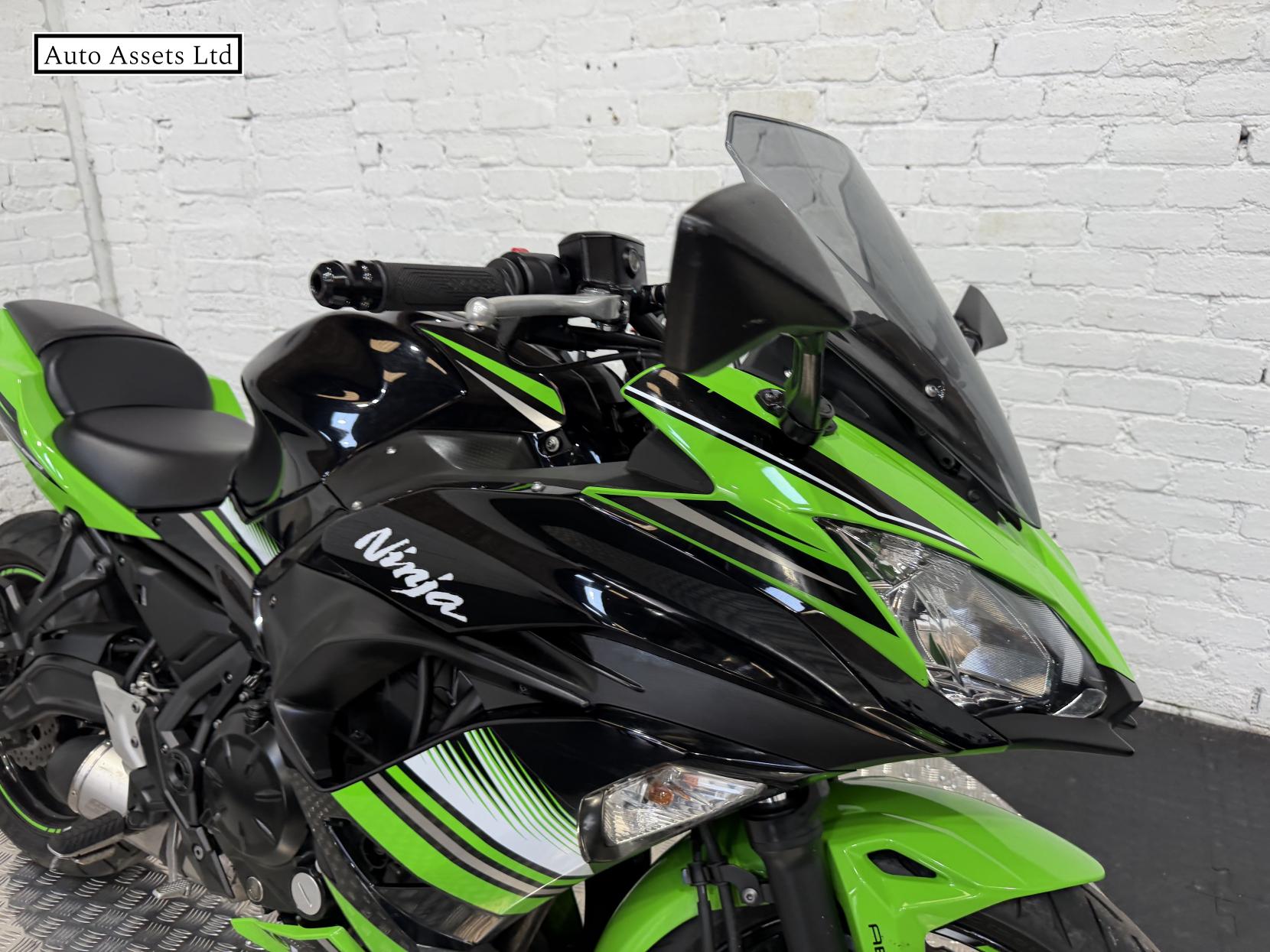 Kawasaki Ninja 650 650 Super Sports Petrol Manual Euro 4 (68 ps)