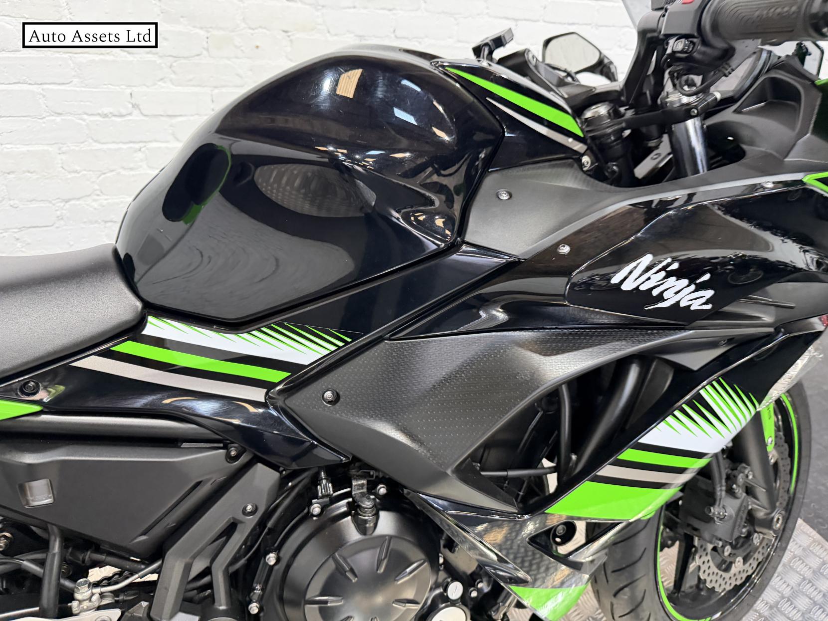 Kawasaki Ninja 650 650 Super Sports Petrol Manual Euro 4 (68 ps)