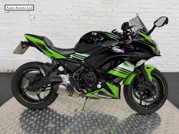 Kawasaki Ninja 650 650 Super Sports Petrol Manual Euro 4 (68 ps)