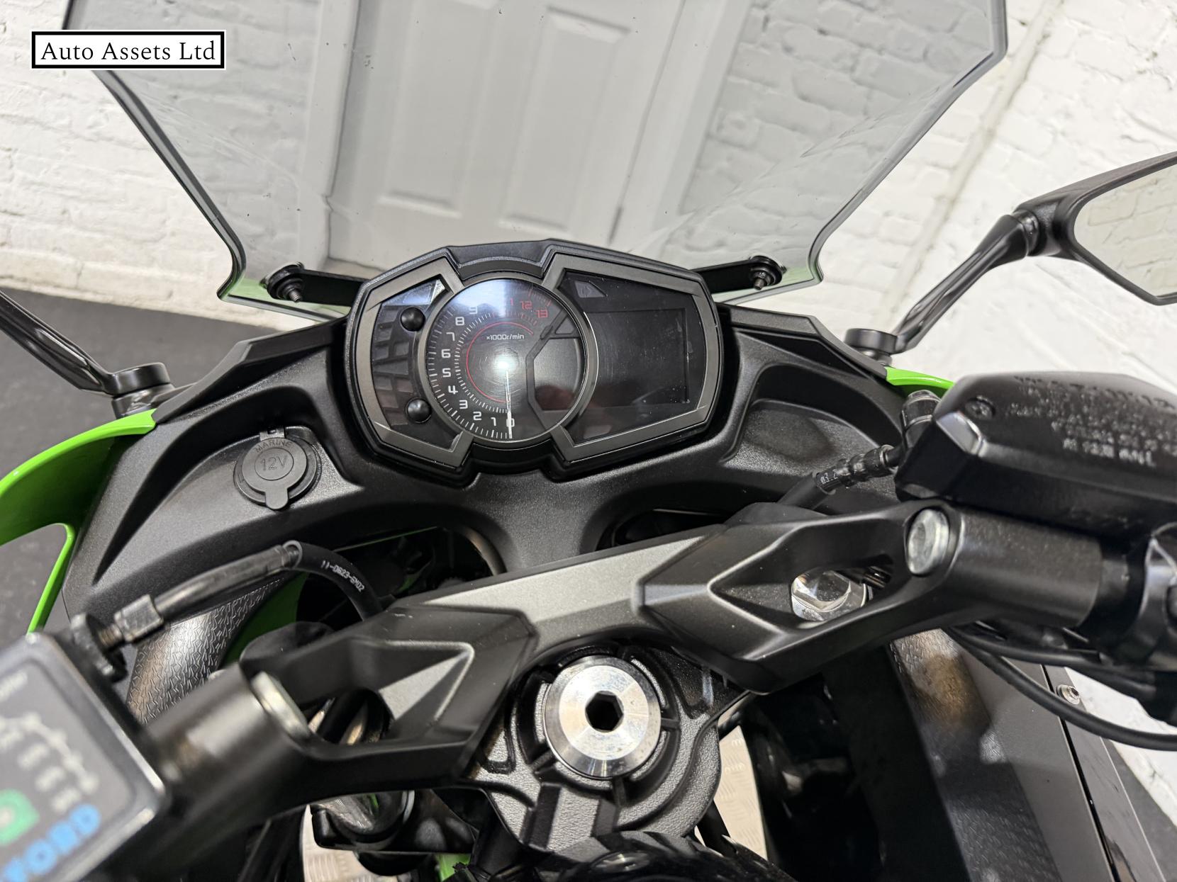 Kawasaki Ninja 650 650 Super Sports Petrol Manual Euro 4 (68 ps)