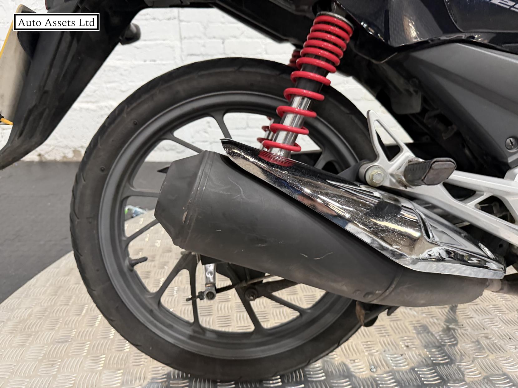 Honda CB125F 125 Naked Petrol Manual (11 ps)