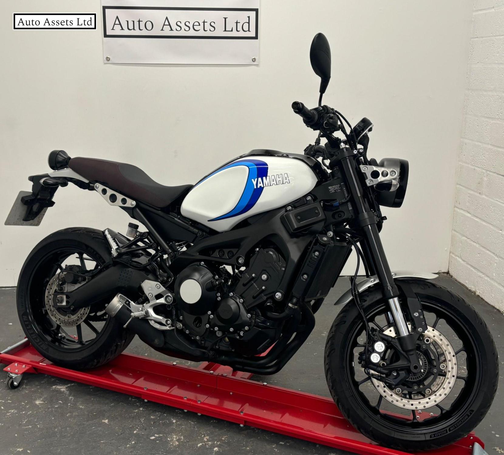 Yamaha XSR900 900 SE Naked Petrol Manual (113 bhp)