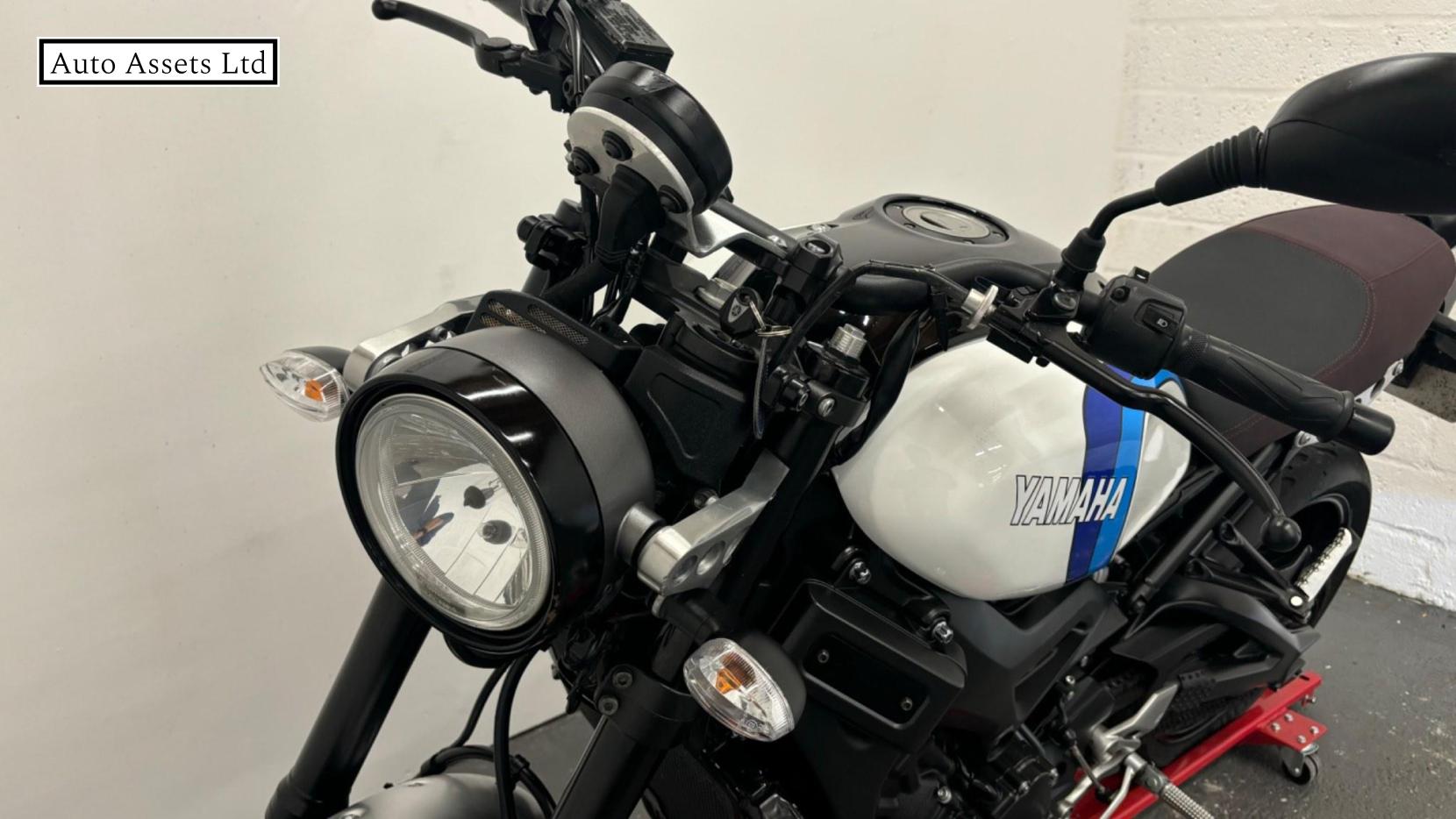 Yamaha XSR900 900 SE Naked Petrol Manual (113 bhp)