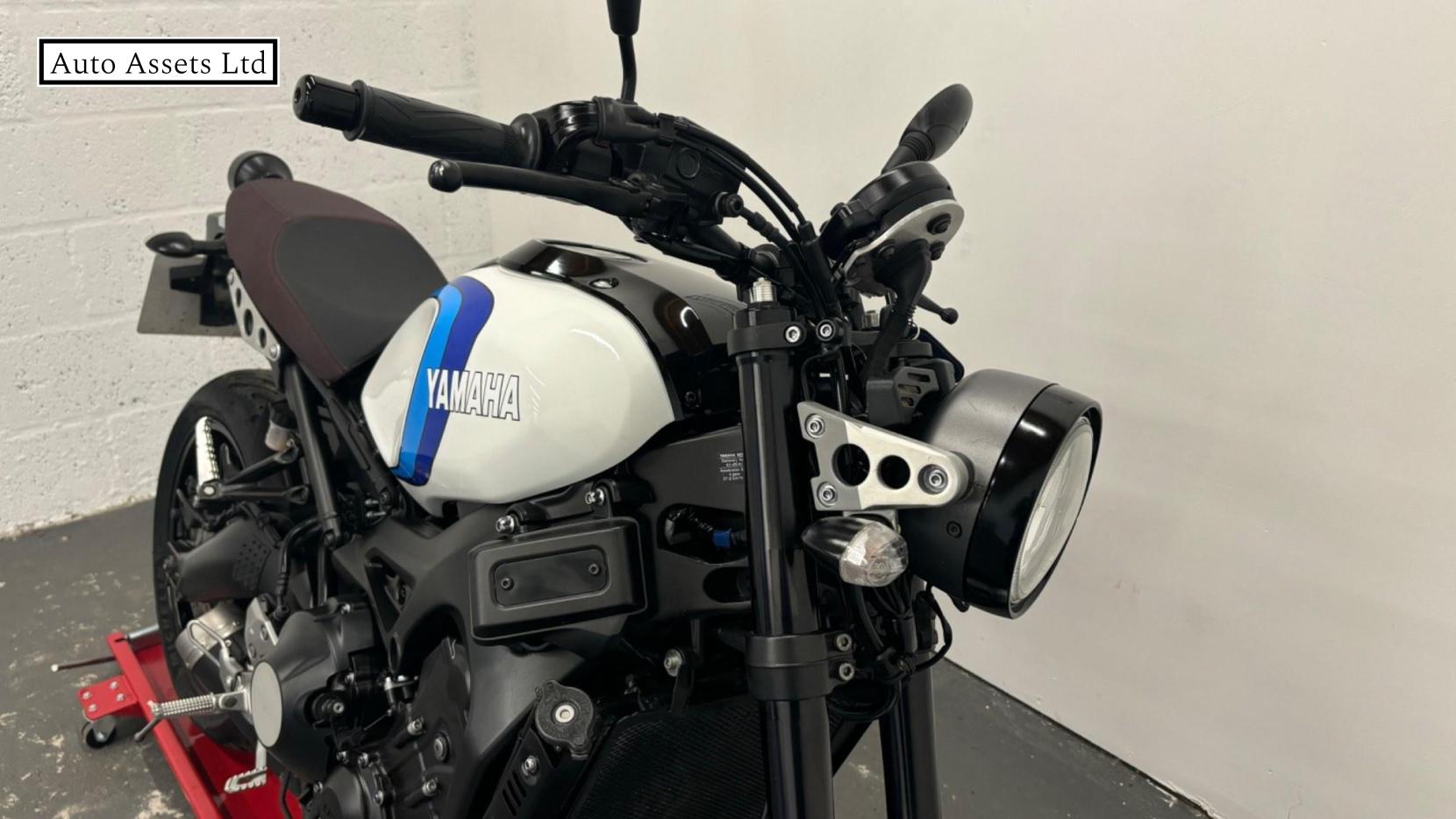 Yamaha XSR900 900 SE Naked Petrol Manual (113 bhp)