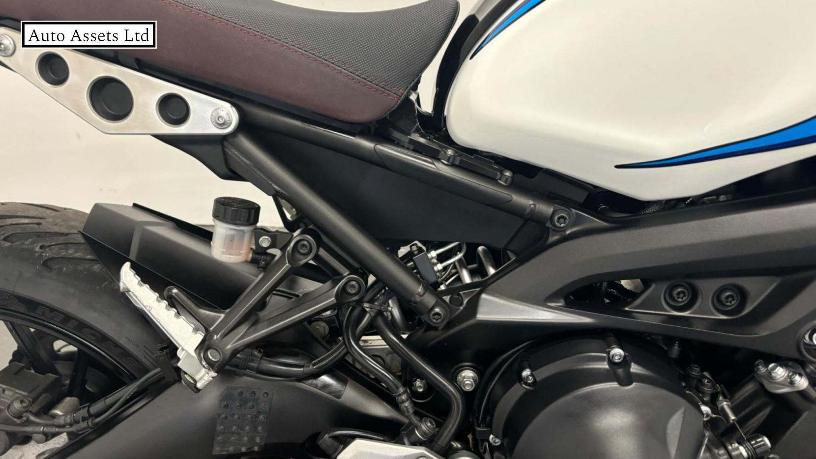 Yamaha XSR900 900 SE Naked Petrol Manual (113 bhp)