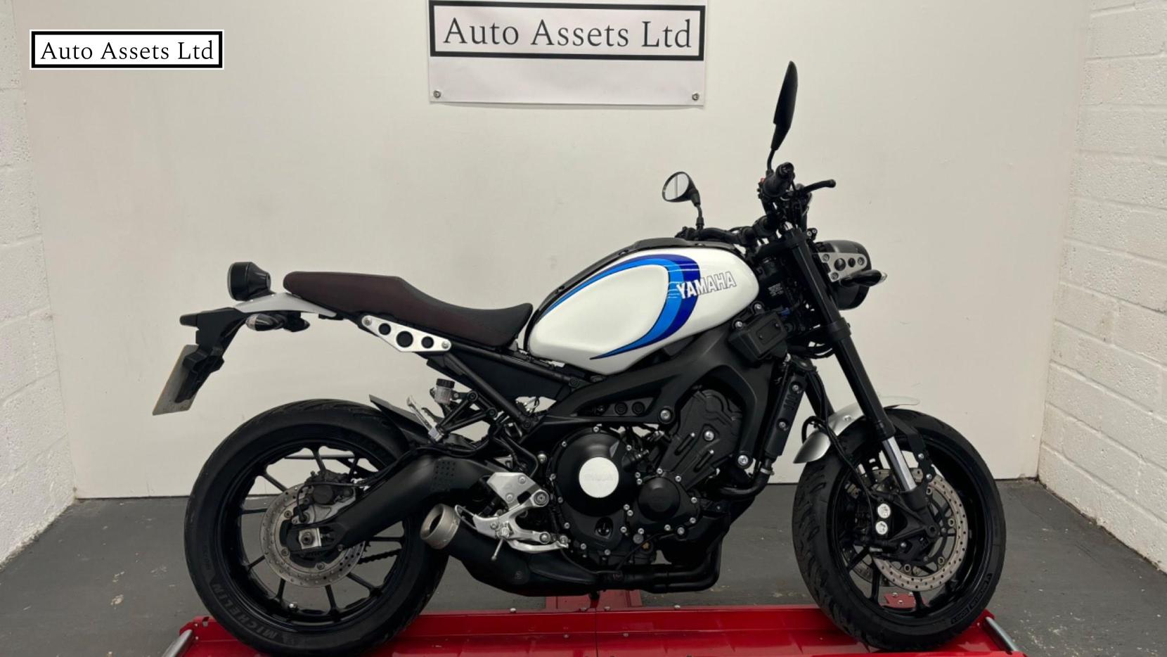 Yamaha XSR900 900 SE Naked Petrol Manual (113 bhp)