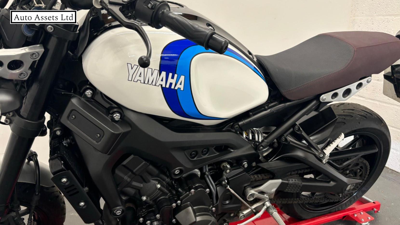 Yamaha XSR900 900 SE Naked Petrol Manual (113 bhp)