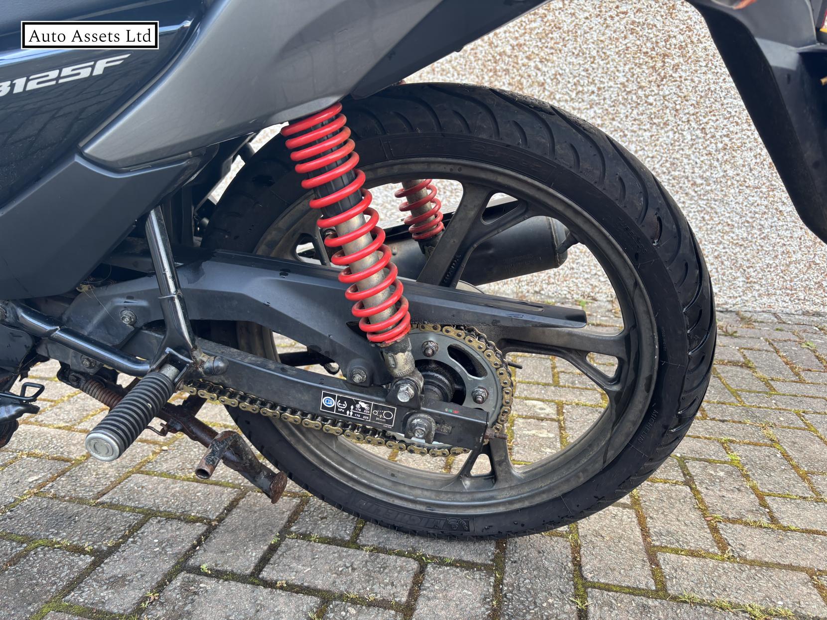 Honda CB125F 125 Naked Petrol Manual Euro 5 (11 ps)