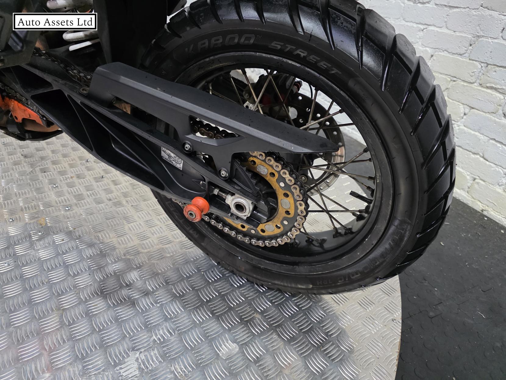 KTM 1090 Adventure 1050 R Adventure Petrol Manual Euro 4 (125 ps)