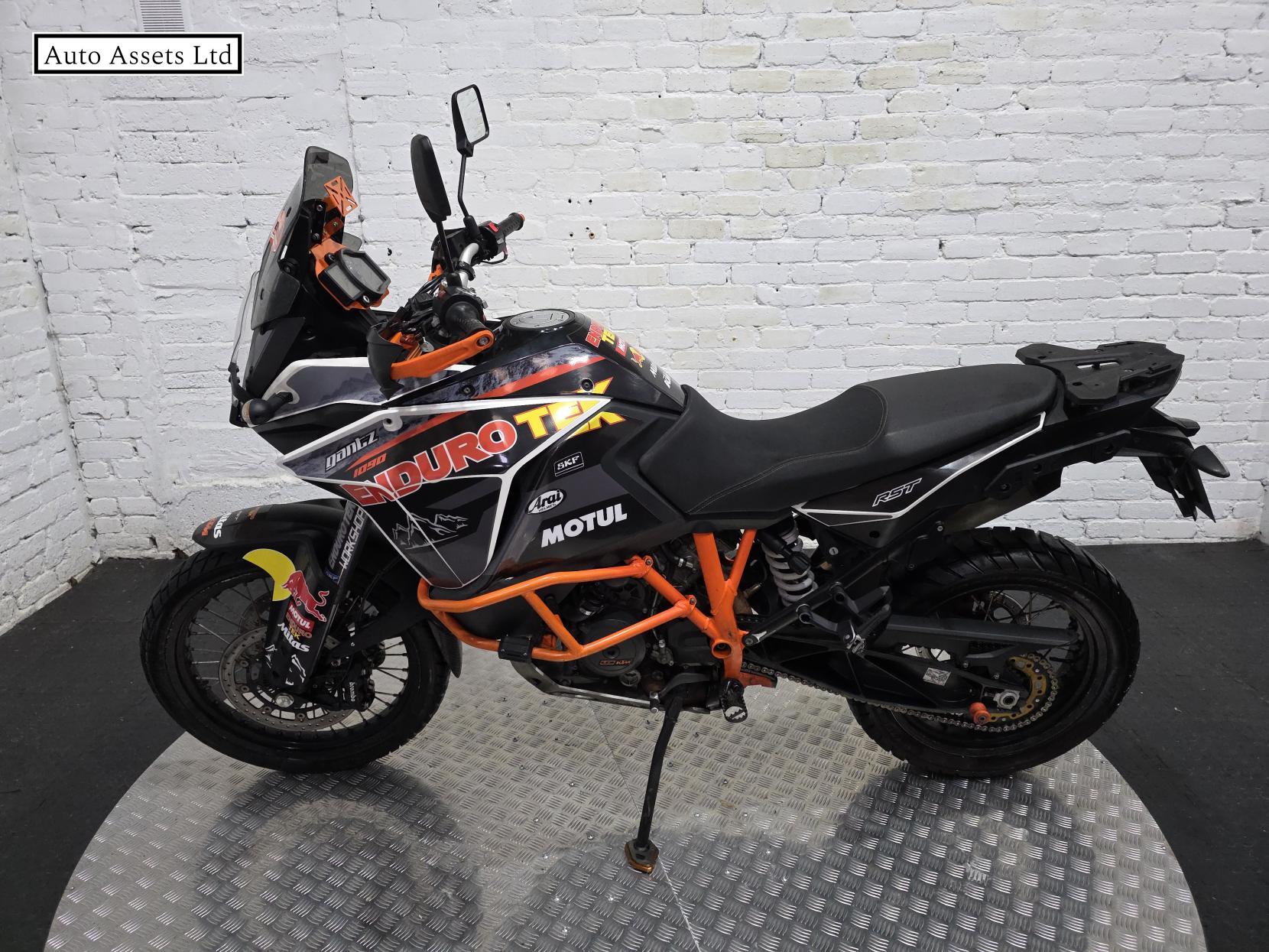 KTM 1090 Adventure 1050 R Adventure Petrol Manual Euro 4 (125 ps)