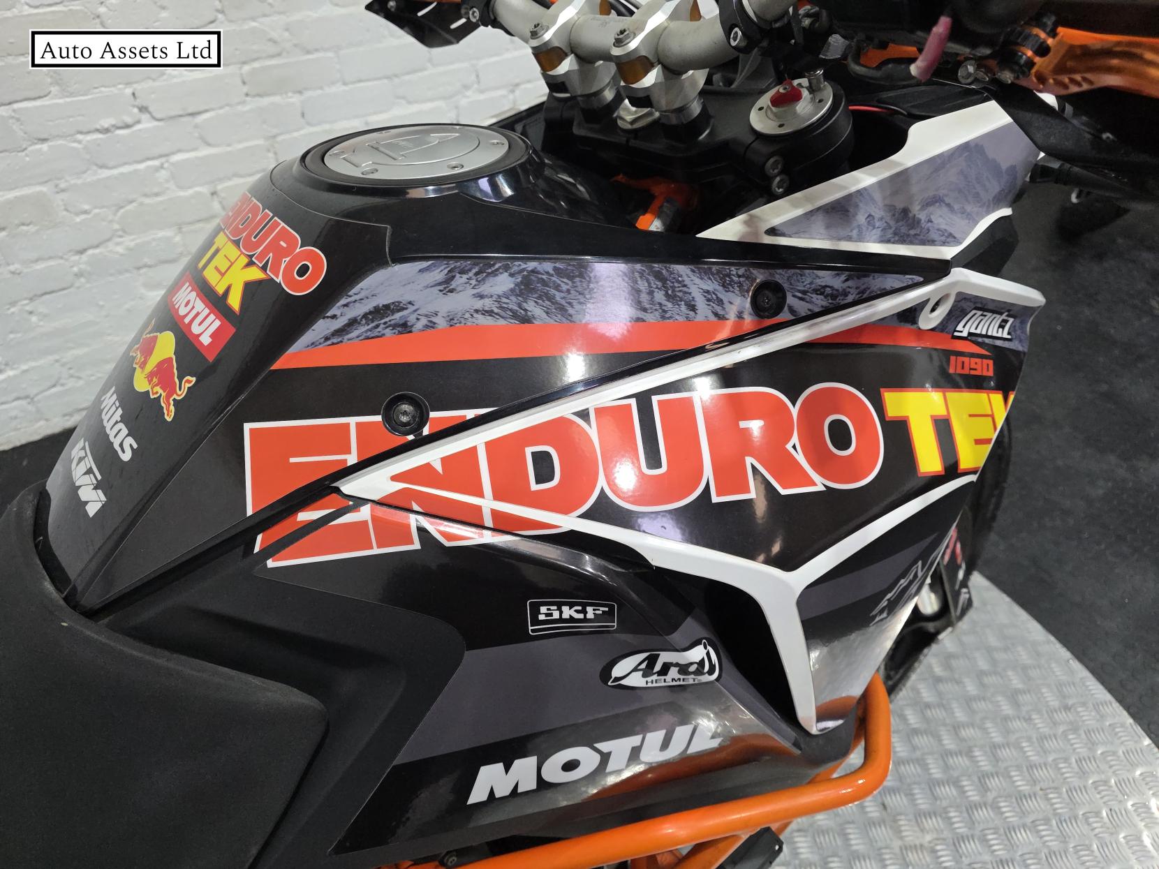 KTM 1090 Adventure 1050 R Adventure Petrol Manual Euro 4 (125 ps)