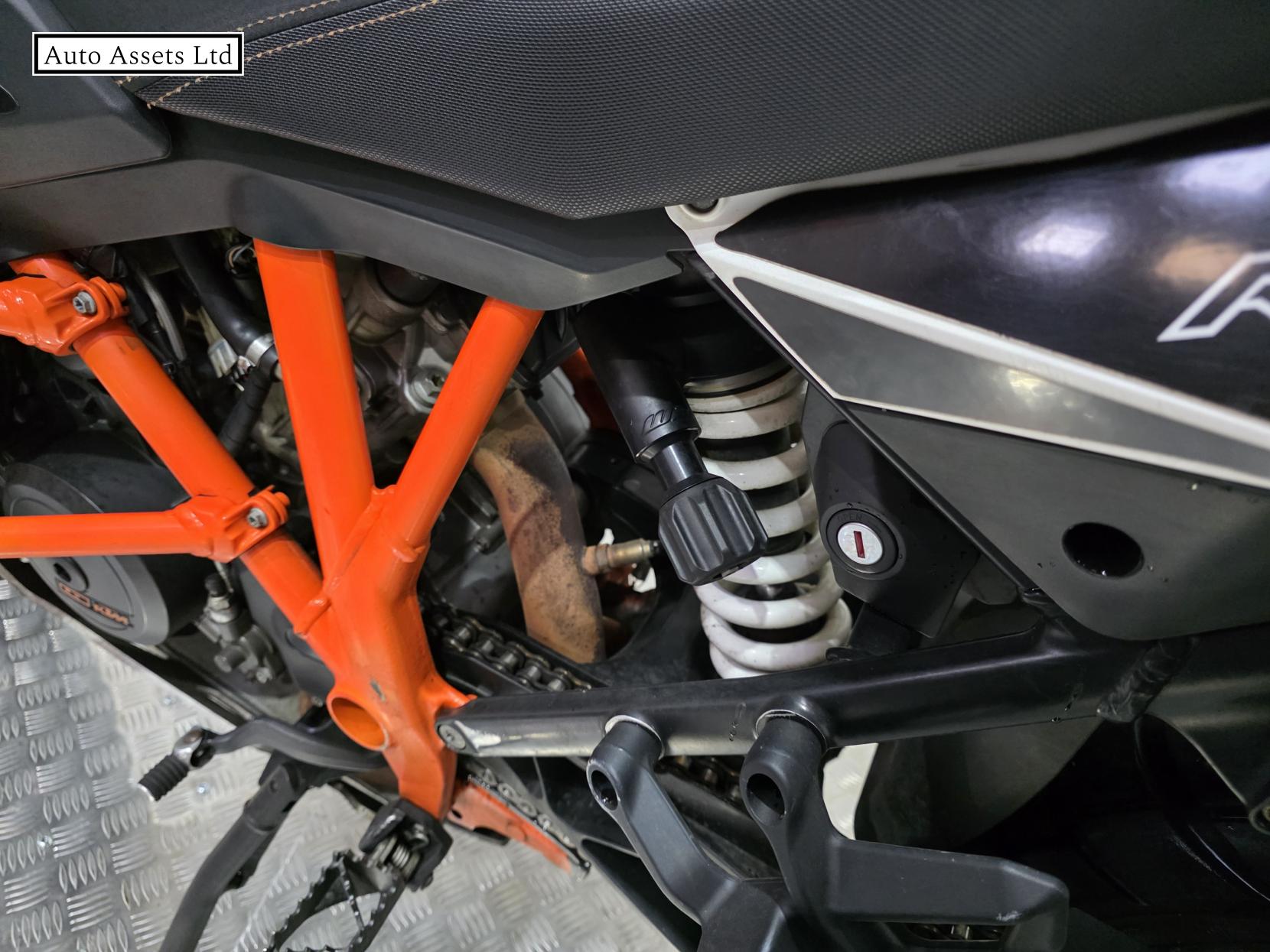 KTM 1090 Adventure 1050 R Adventure Petrol Manual Euro 4 (125 ps)