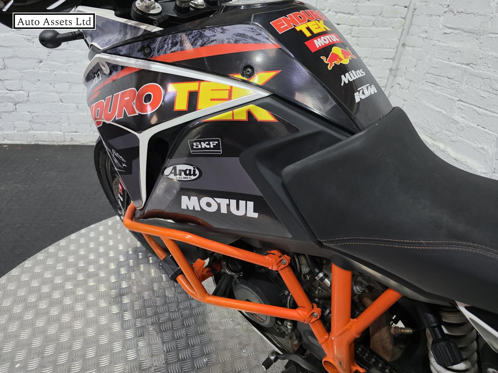 KTM 1090 Adventure 1050 R Adventure Petrol Manual Euro 4 (125 ps)