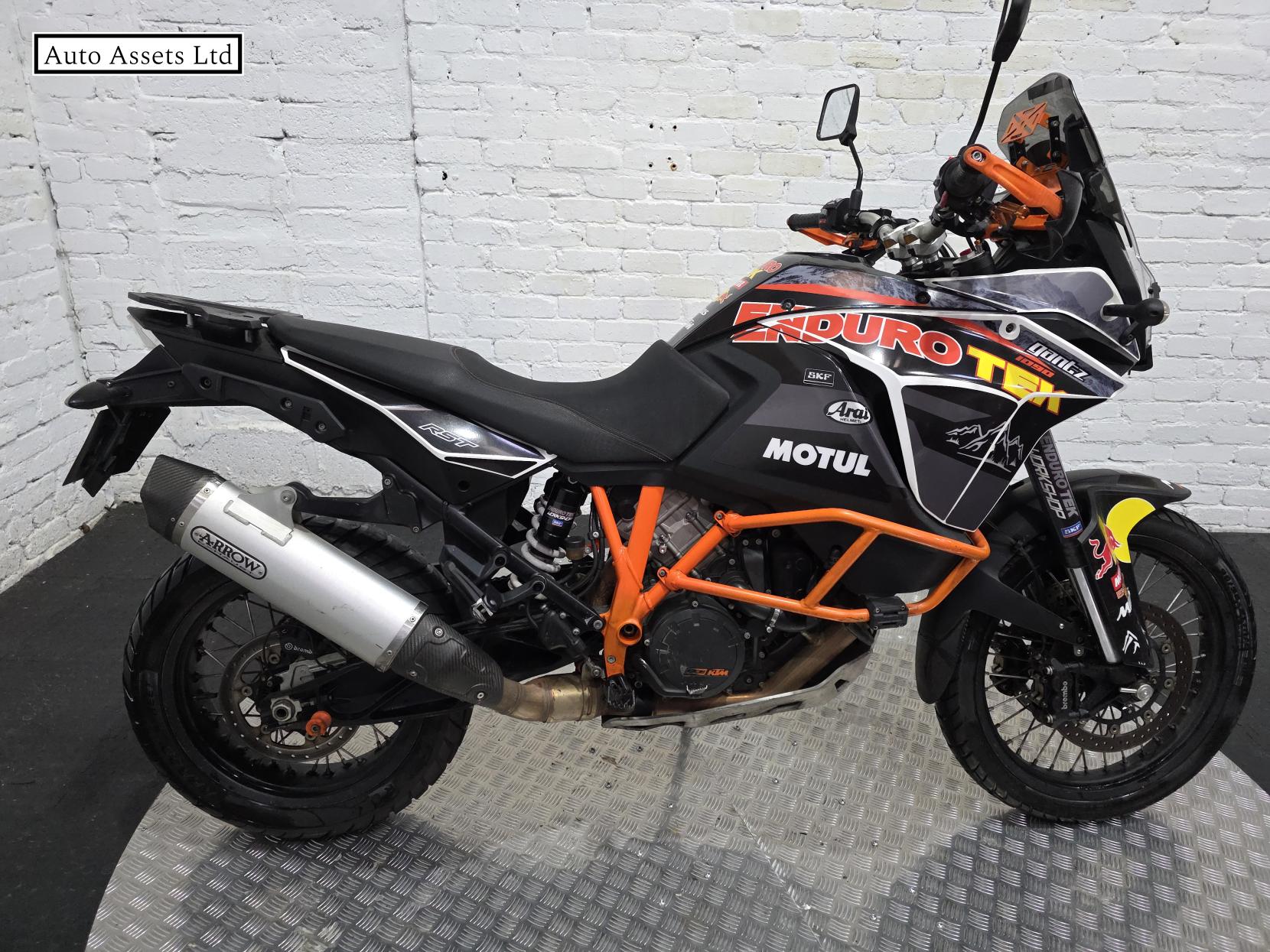 KTM 1090 Adventure 1050 R Adventure Petrol Manual Euro 4 (125 ps)