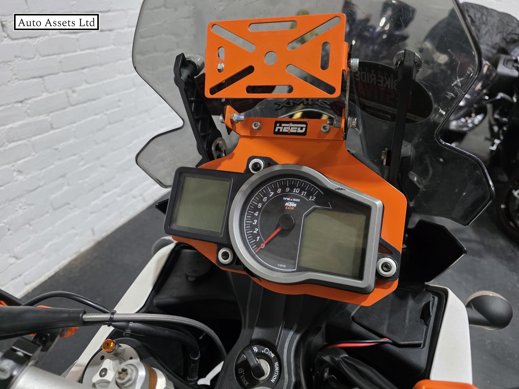 KTM 1090 Adventure 1050 R Adventure Petrol Manual Euro 4 (125 ps)