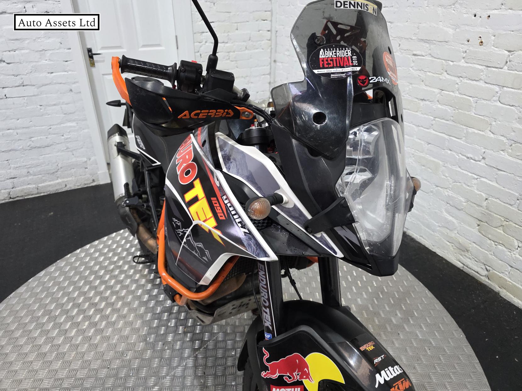 KTM 1090 Adventure 1050 R Adventure Petrol Manual Euro 4 (125 ps)