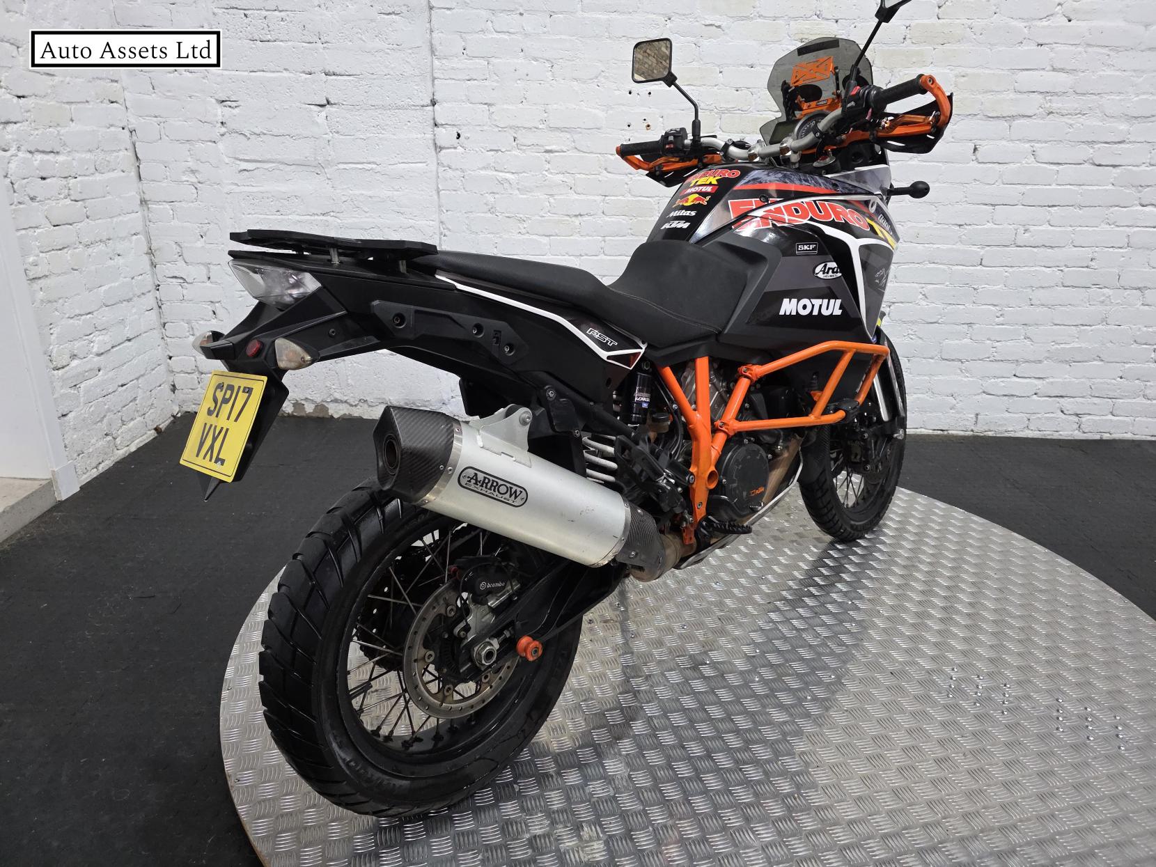 KTM 1090 Adventure 1050 R Adventure Petrol Manual Euro 4 (125 ps)