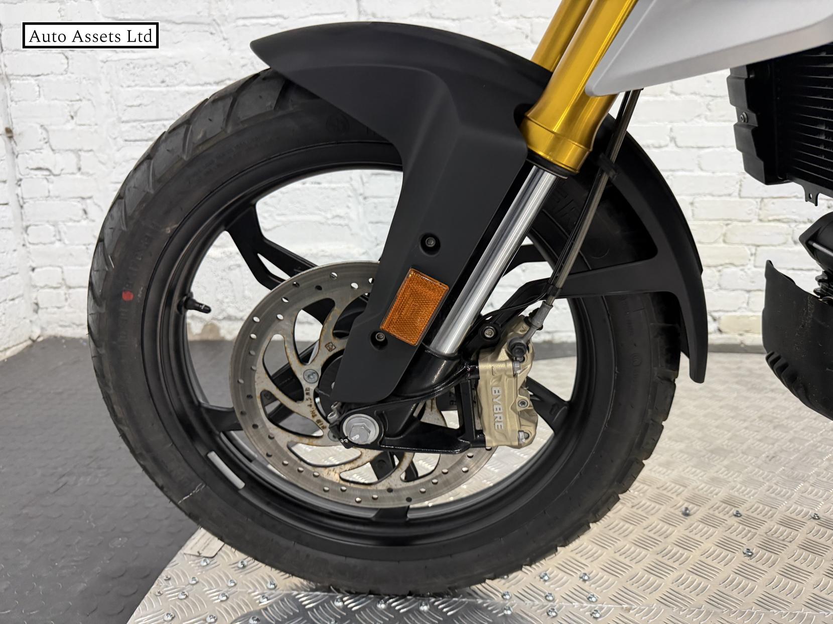 BMW G 310 GS 310 Adventure Petrol Manual Euro 5 (34 ps)