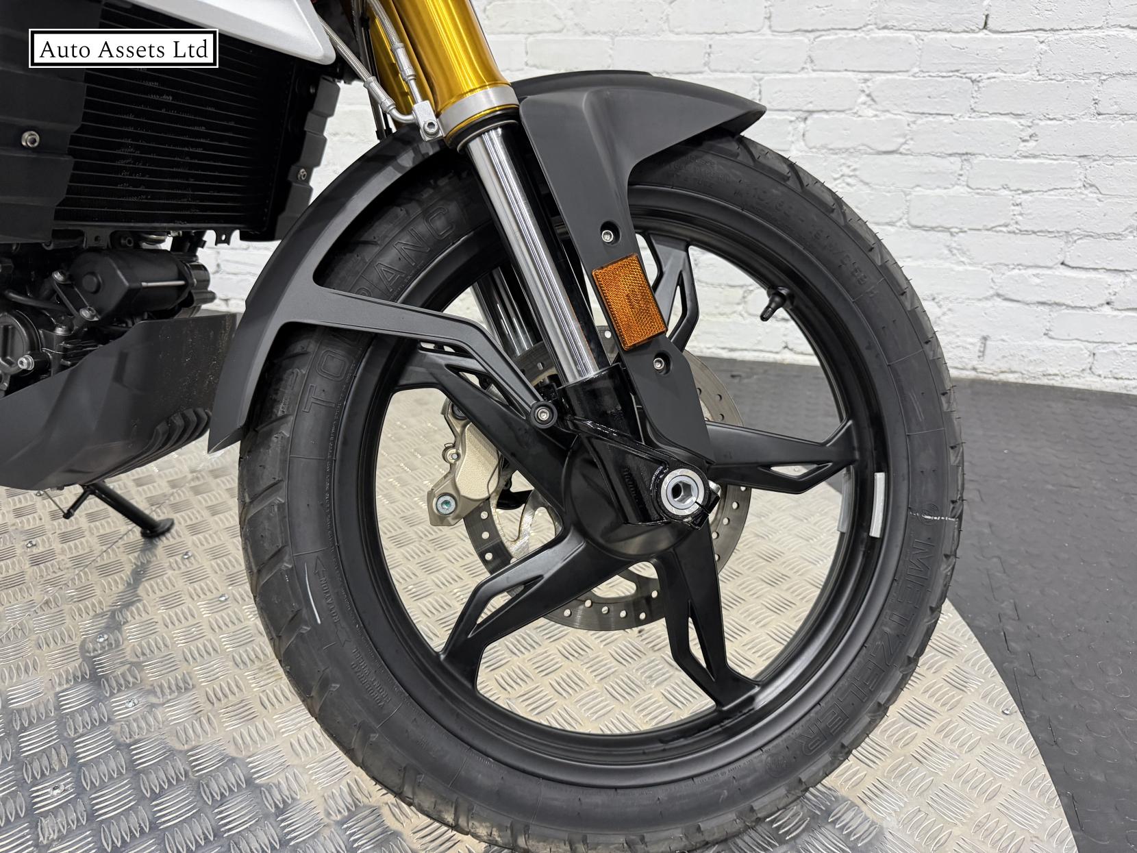 BMW G 310 GS 310 Adventure Petrol Manual Euro 5 (34 ps)