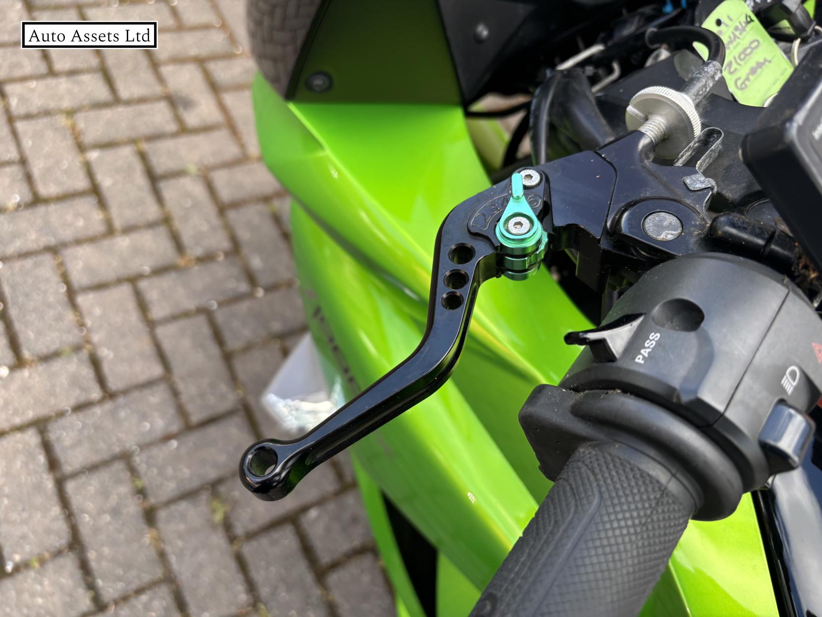Kawasaki Z1000 SX 1000 ABS Sports Tourer Petrol Manual (142 ps)