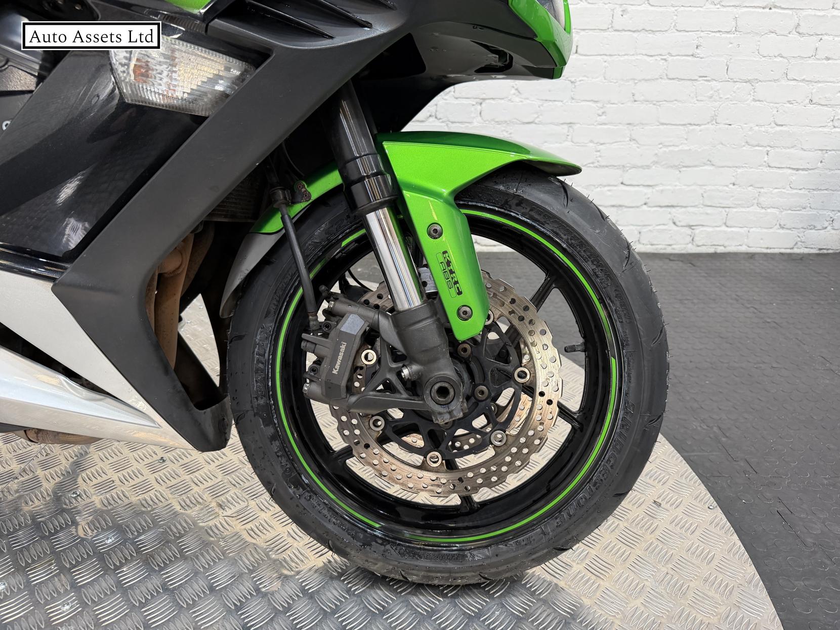 Kawasaki Z1000 SX 1000 ABS Sports Tourer Petrol Manual (142 ps)
