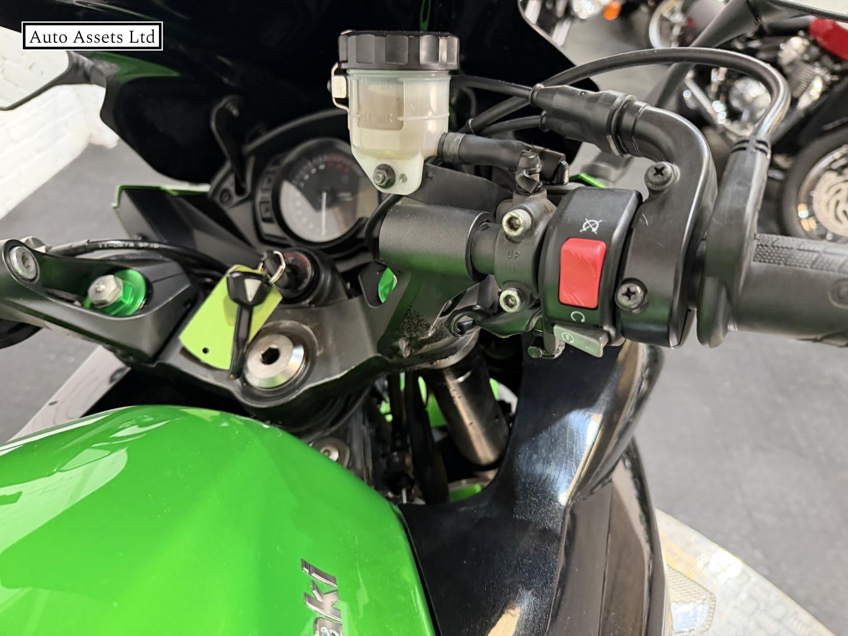 Kawasaki Z1000 SX 1000 ABS Sports Tourer Petrol Manual (142 ps)