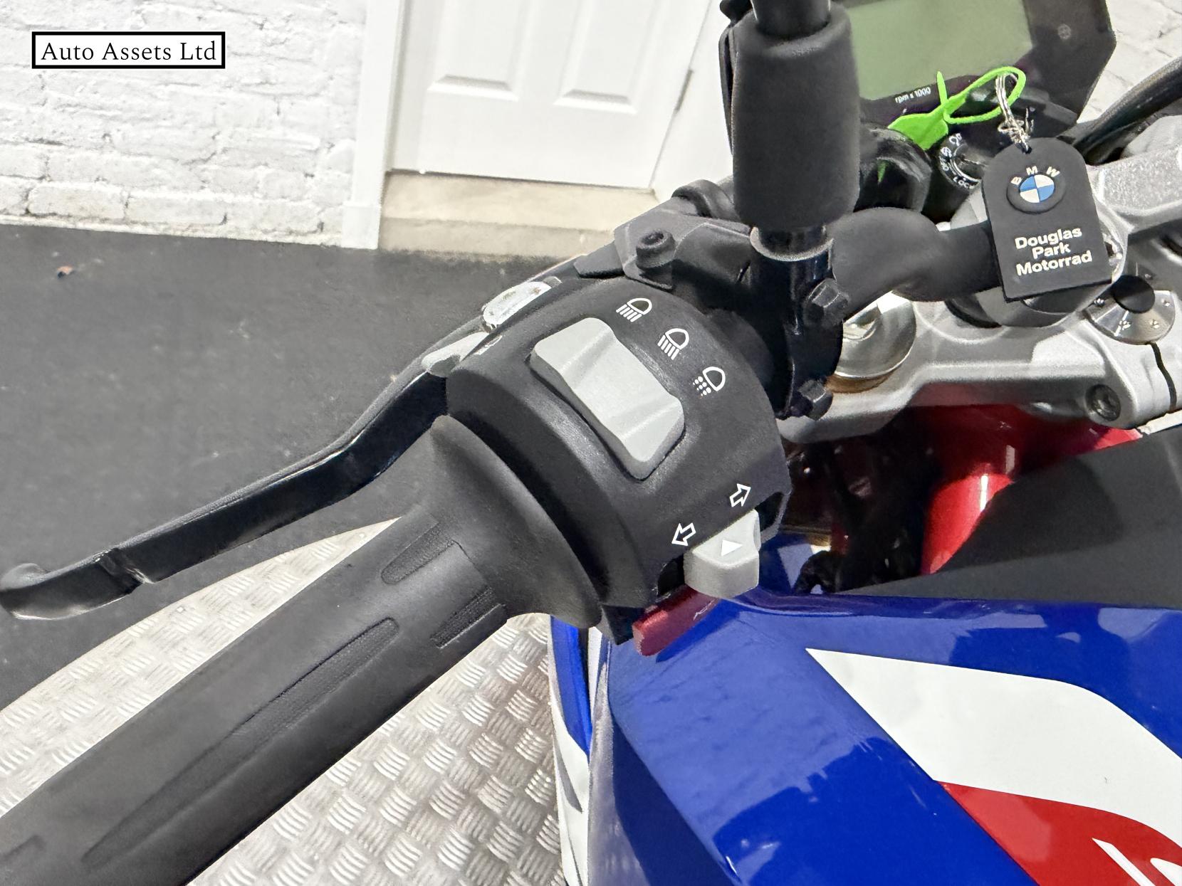 BMW G 310 R 310 Naked Petrol Manual Euro 5 (34 ps)
