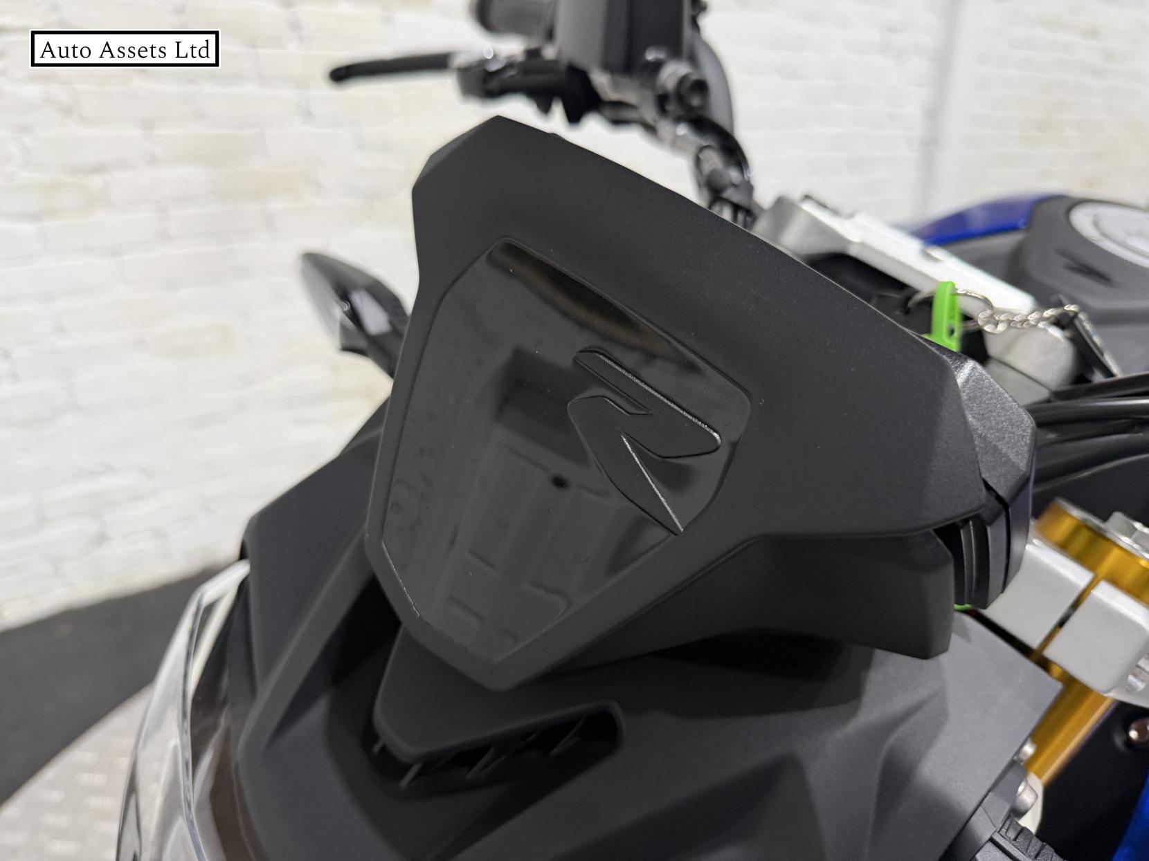 BMW G 310 R 310 Naked Petrol Manual Euro 5 (34 ps)