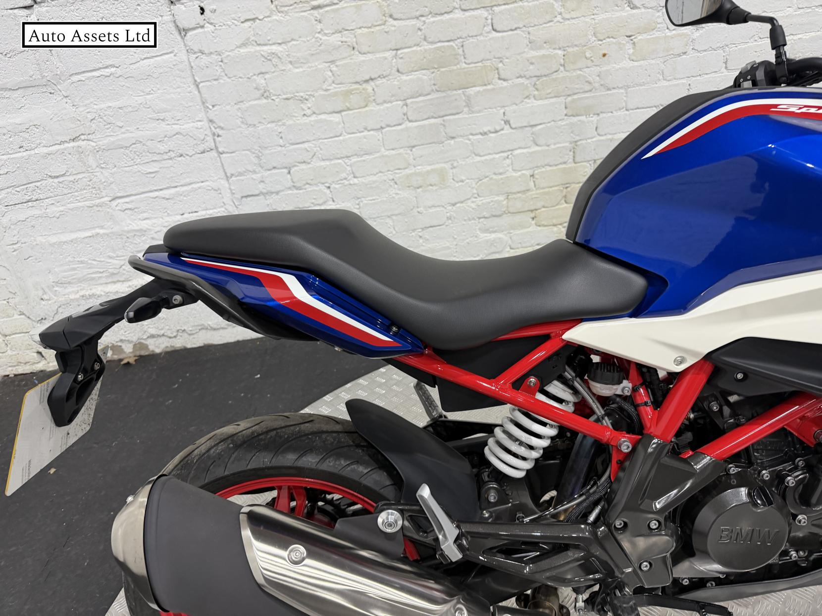 BMW G 310 R 310 Naked Petrol Manual Euro 5 (34 ps)