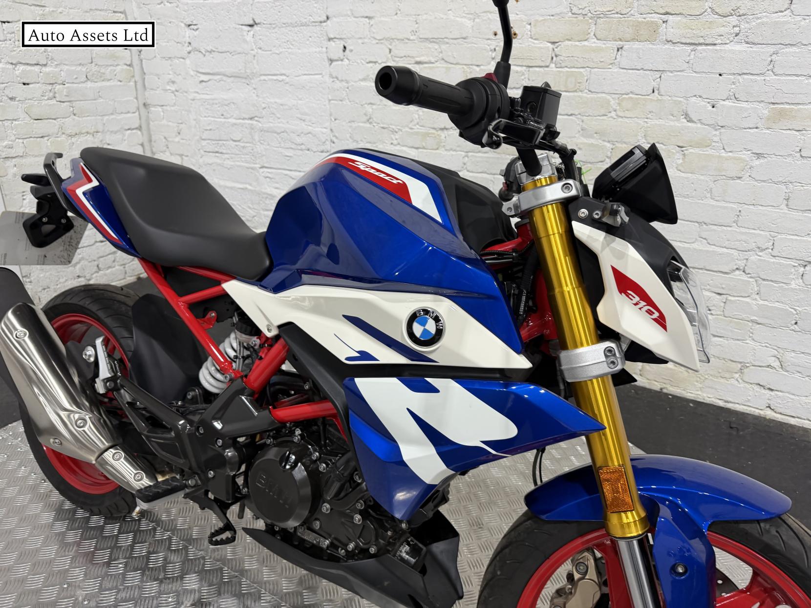 BMW G 310 R 310 Naked Petrol Manual Euro 5 (34 ps)