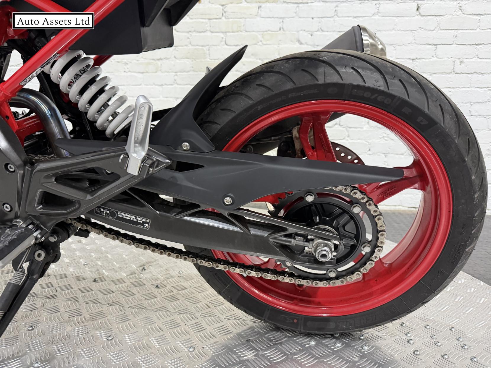 BMW G 310 R 310 Naked Petrol Manual Euro 5 (34 ps)